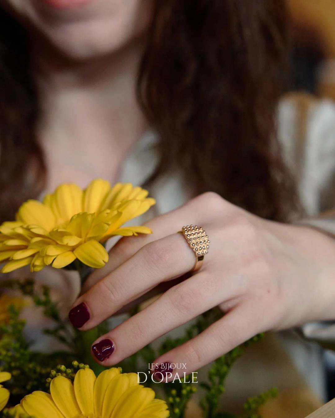 🌸 Le printemps arrive, et avec lui la promesse de nouveaux instants &agrave; ch&eacute;rir. La lumi&egrave;re devient plus douce, les journ&eacute;es s&rsquo;allongent et les c&oelig;urs s&rsquo;ouvrent &agrave; de nouveaux souvenirs.

💍 La bague H