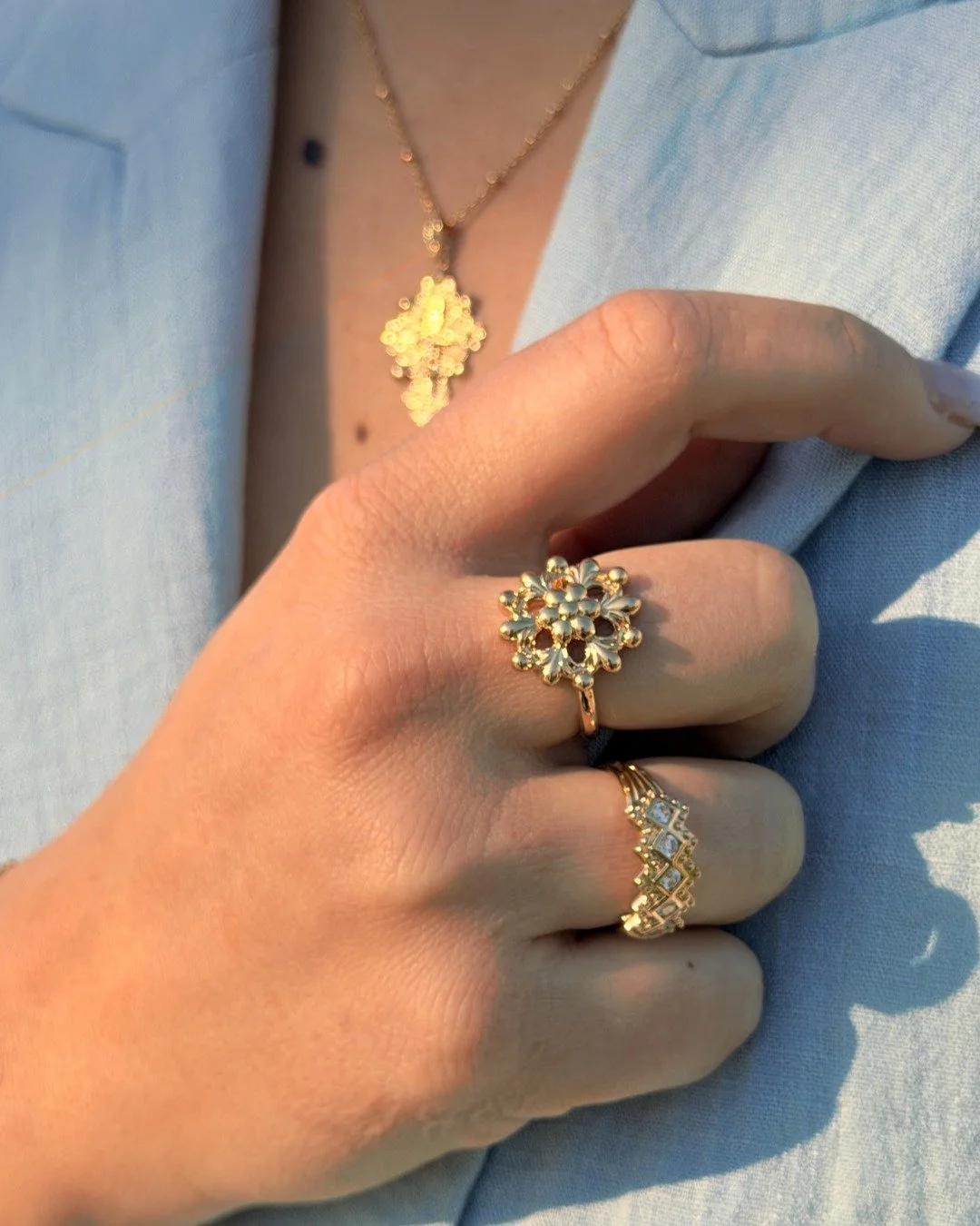 🌸 Le printemps s&rsquo;installe et avec lui, l&rsquo;envie de lumi&egrave;re et d&rsquo;&eacute;clat ✨

💍 La bague Soleil d&rsquo;Opale capture la lumi&egrave;re comme les premiers rayons du soleil printanier, illuminant chaque geste avec d&eacute;