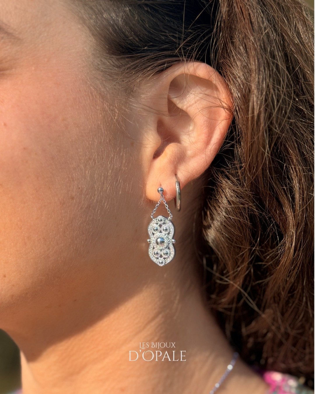 ✨ Une histoire &agrave; porter au creux de l&rsquo;oreille&hellip;

Les Boucles d&rsquo;Oreilles N&oelig;ud d&rsquo;Amour Scintillantes symbolisent les liens pr&eacute;cieux, ceux qui unissent, qui marquent et qui traversent le temps 

💛 Chaque d&ea