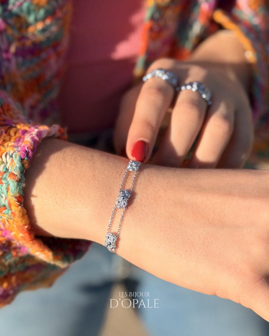 ✨ Un bijou charg&eacute; de sens&hellip;

Le  Bracelet Boulonnais 5 N&oelig;uds d&rsquo;Amour c&eacute;l&egrave;bre les liens pr&eacute;cieux et les moments &agrave; ch&eacute;rir 

💛 Chaque n&oelig;ud raconte une histoire, chaque reflet capte la lu