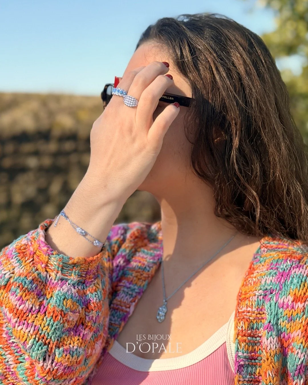 ☀️ L&rsquo;&eacute;t&eacute; approche&hellip; et vos bijoux aussi veulent briller !

Colliers, bagues, bracelets&hellip; trouvez l&rsquo;assortiment qui vous ressemble et laissez la lumi&egrave;re du soleil sublimer vos tenues. Chaque combinaison dev