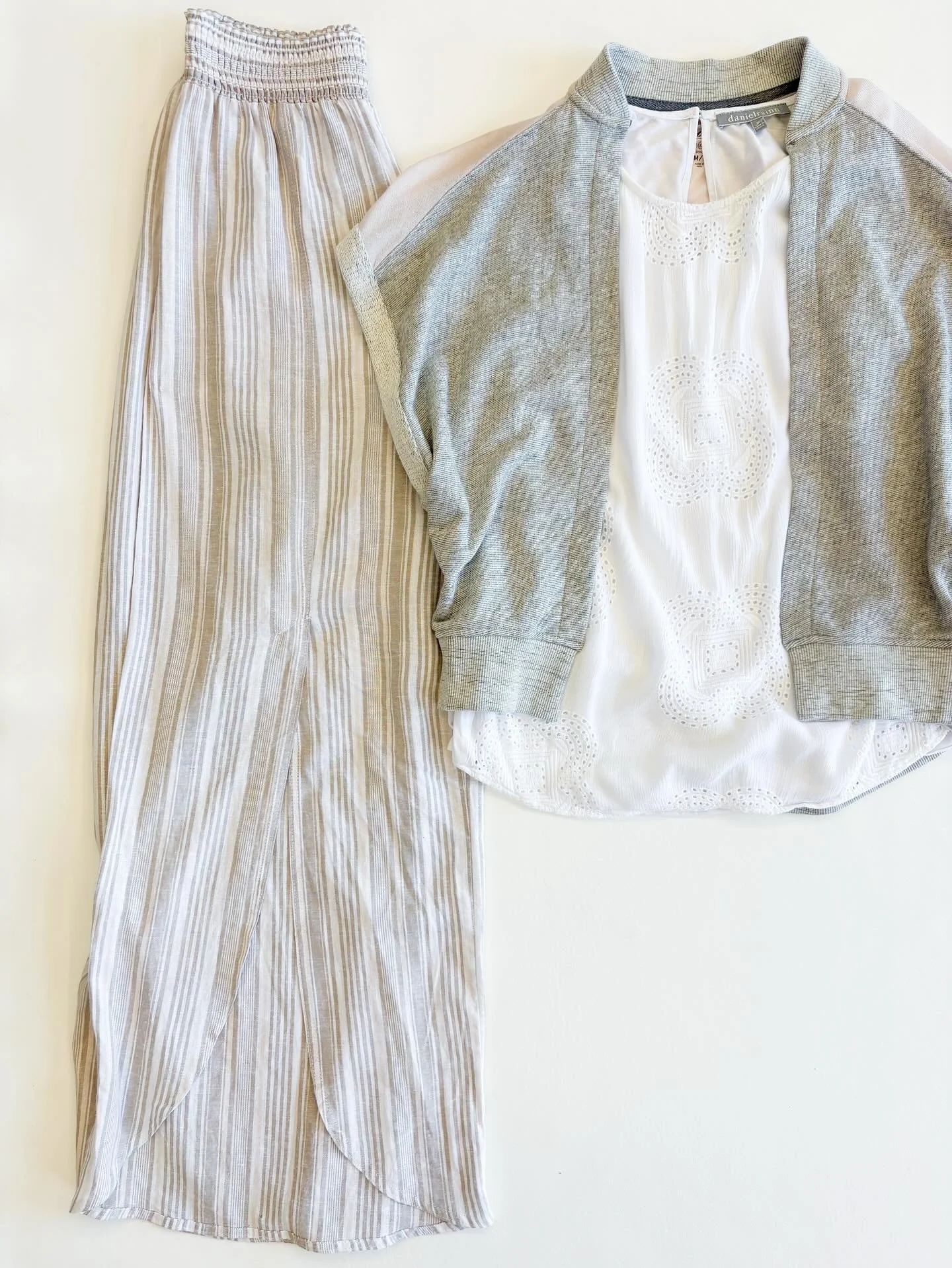 Simple style - finds for everyone! #consignment
Open 11-6pm today
DM/COMMENT for details