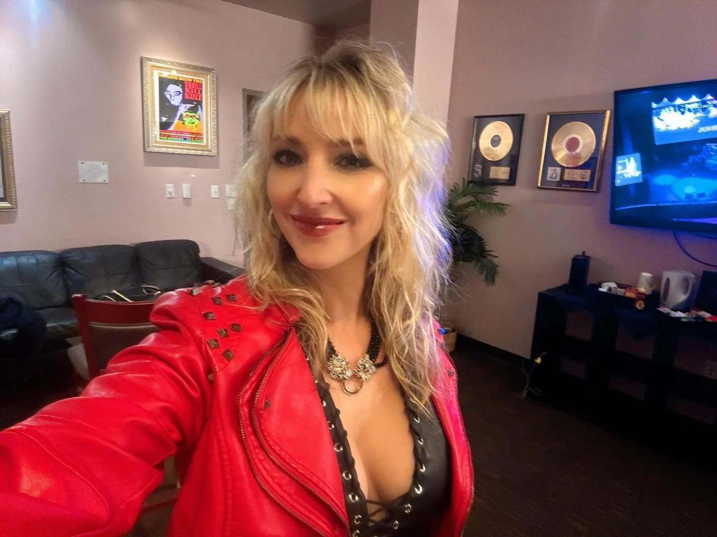 Pre show at the @hardrockorlando 🌴☀️🎸#vixen #hardrockliveorlando