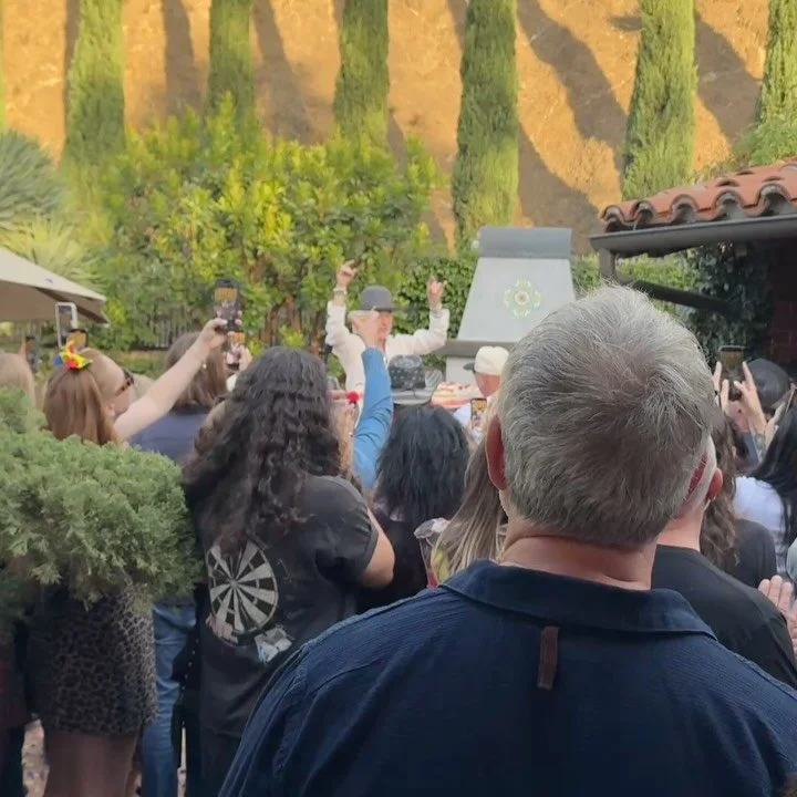 Happy birthday @jerrycantrell , truly one of the best! 🎸🎂💜