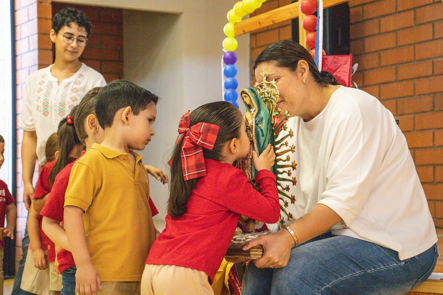 &iexcl;Nuestros peque&ntilde;os aprendedores rezaron el Rosario Misionero con gran devoci&oacute;n! 
✝️Tambi&eacute;n tuvieron un tiempo especial para adorar a Mar&iacute;a Sant&iacute;sima.  Un momento de profunda espiritualidad💟. #RosarioMisionero