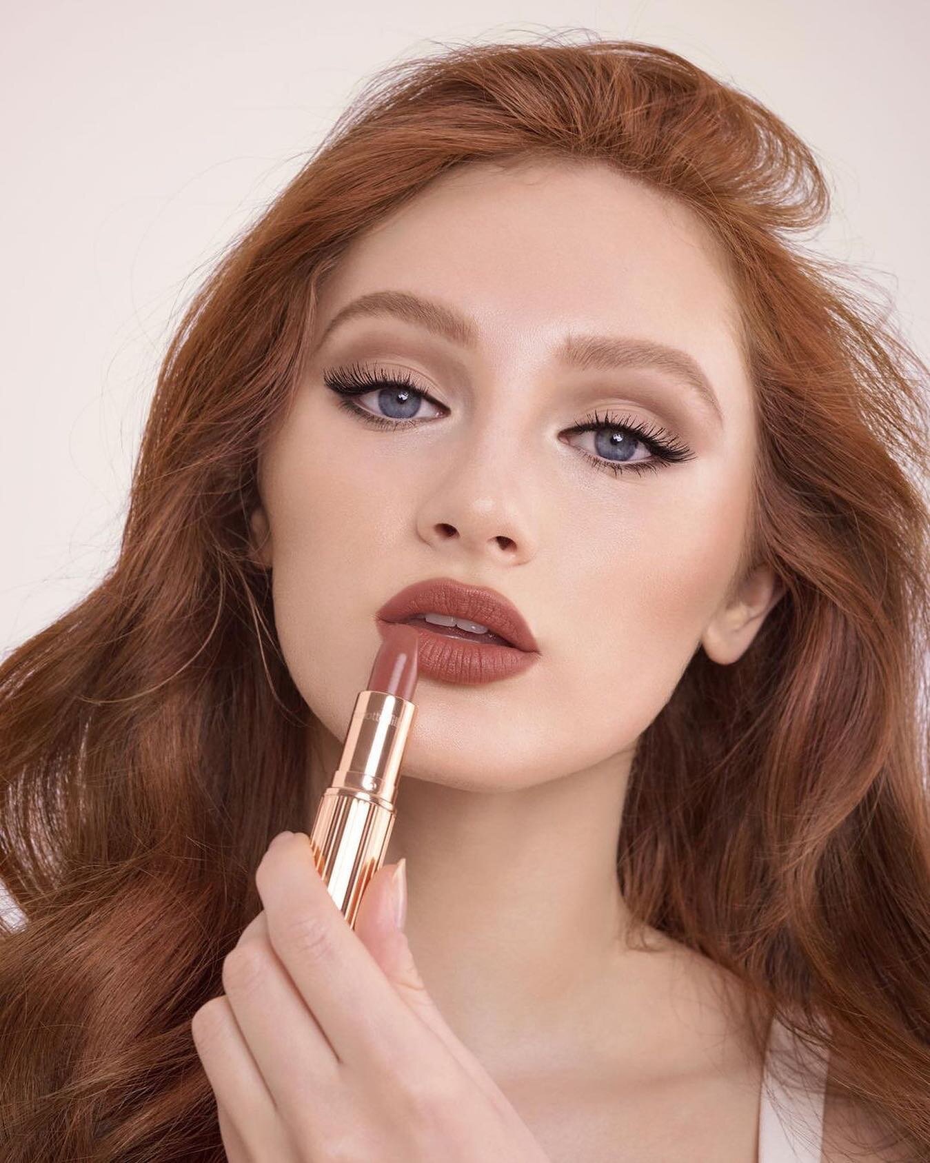 Dream girl @erinperise for the latest @ctilburymakeup collection Super Nudes 💫💫💫
Who wants to see a tutorial for this look?! 
Hair  @hairbysammcknight @valeriebenavides 

Posted @withregram &bull; @ctilburymakeup 🌟✨NEW! SUPER NUDES LIPSTICK IN SU