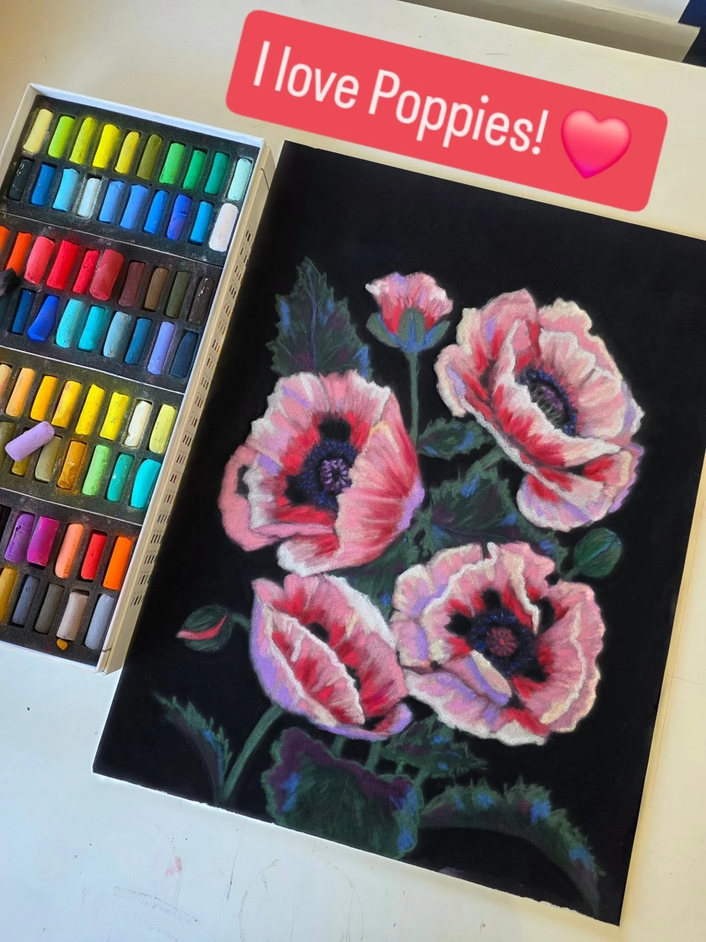Every year I get so excited when my poppies finally come out,  I love those big beautiful blooms! 

This piece was created with soft pastel on velour

#poppyflower #poppies #floralart #softpastelartist #softpastel