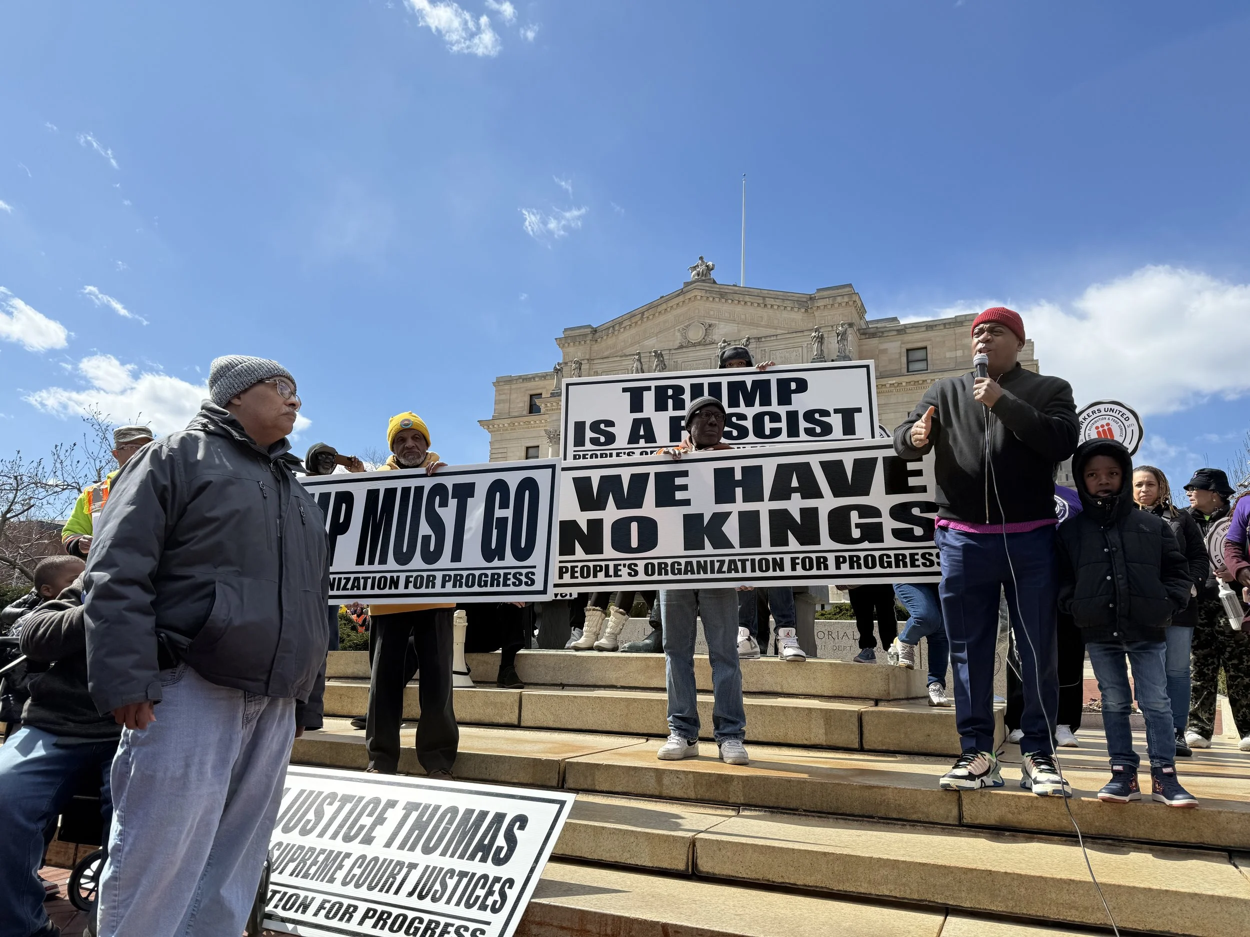 ‘No Kings’ march returns to the streets for “Vote Early”