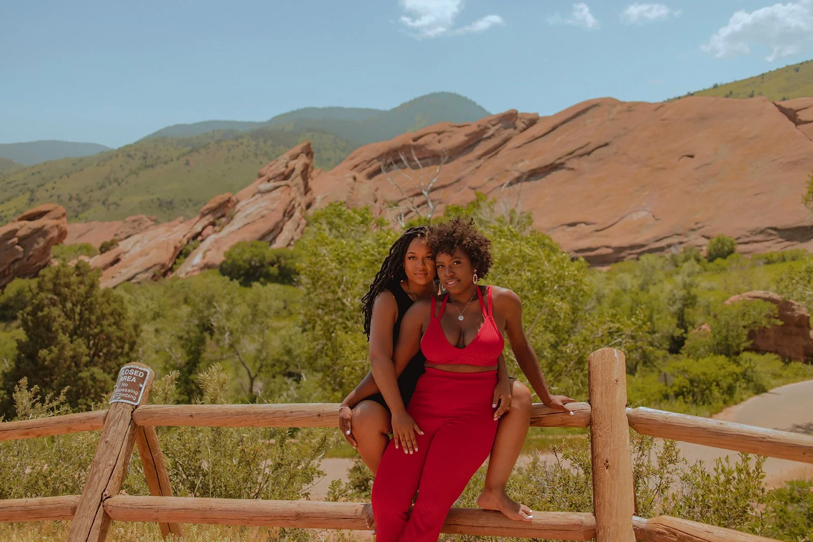 red rocks engagement photoshoot