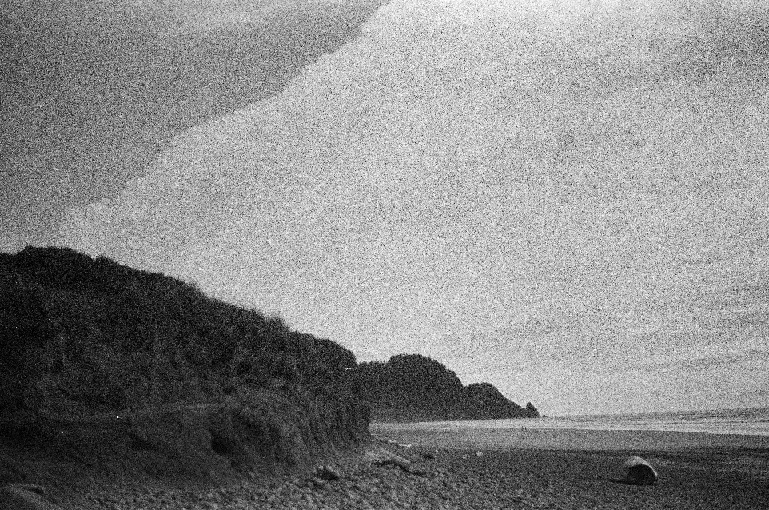 Oregon_Sky, Brooding_35mm_BW_Ezra.Williamson.jpg