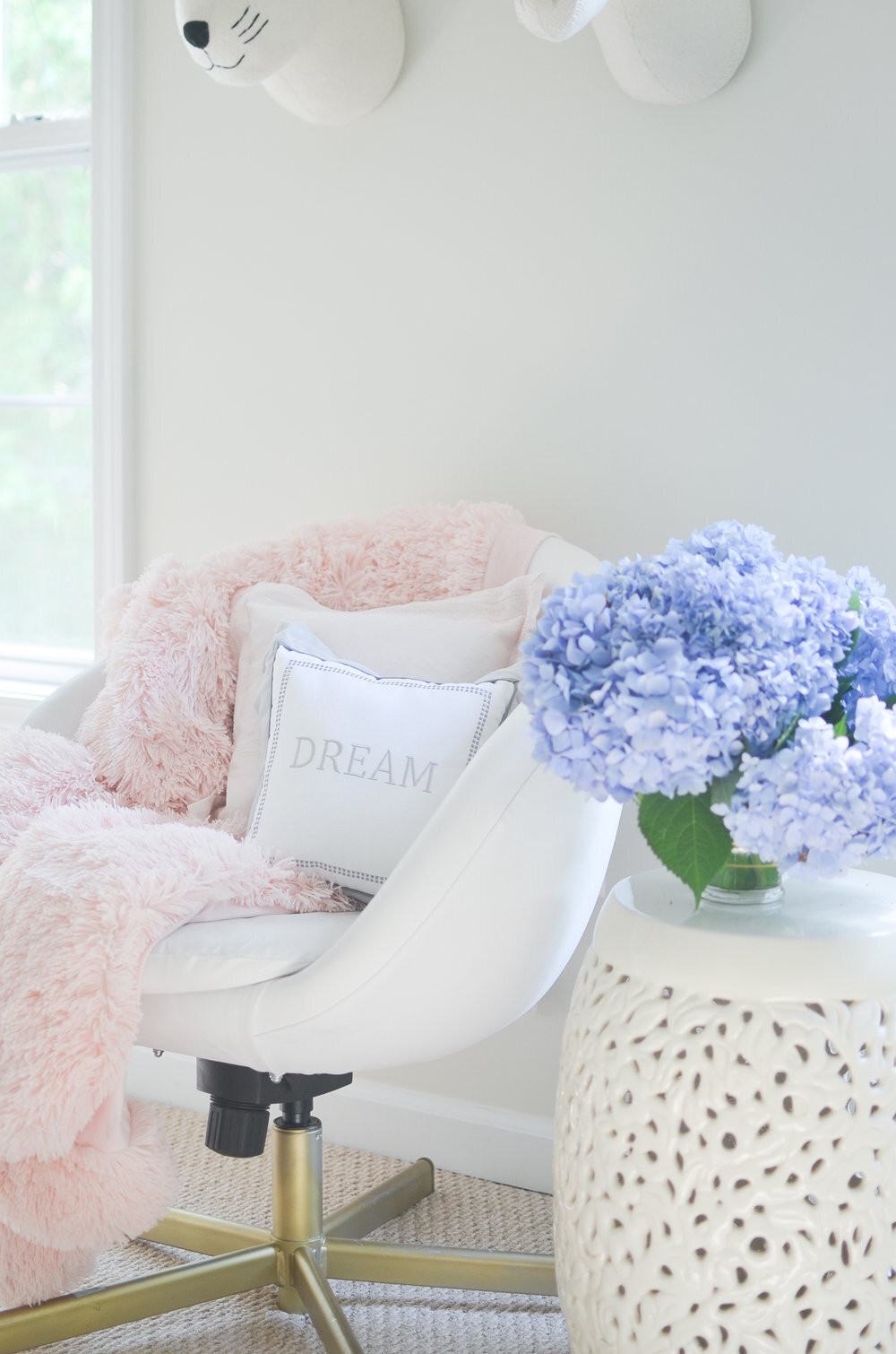 Pink+and+White+Dream+Girly+Nursery+Ideas+Decorations+Inspiration.jpg