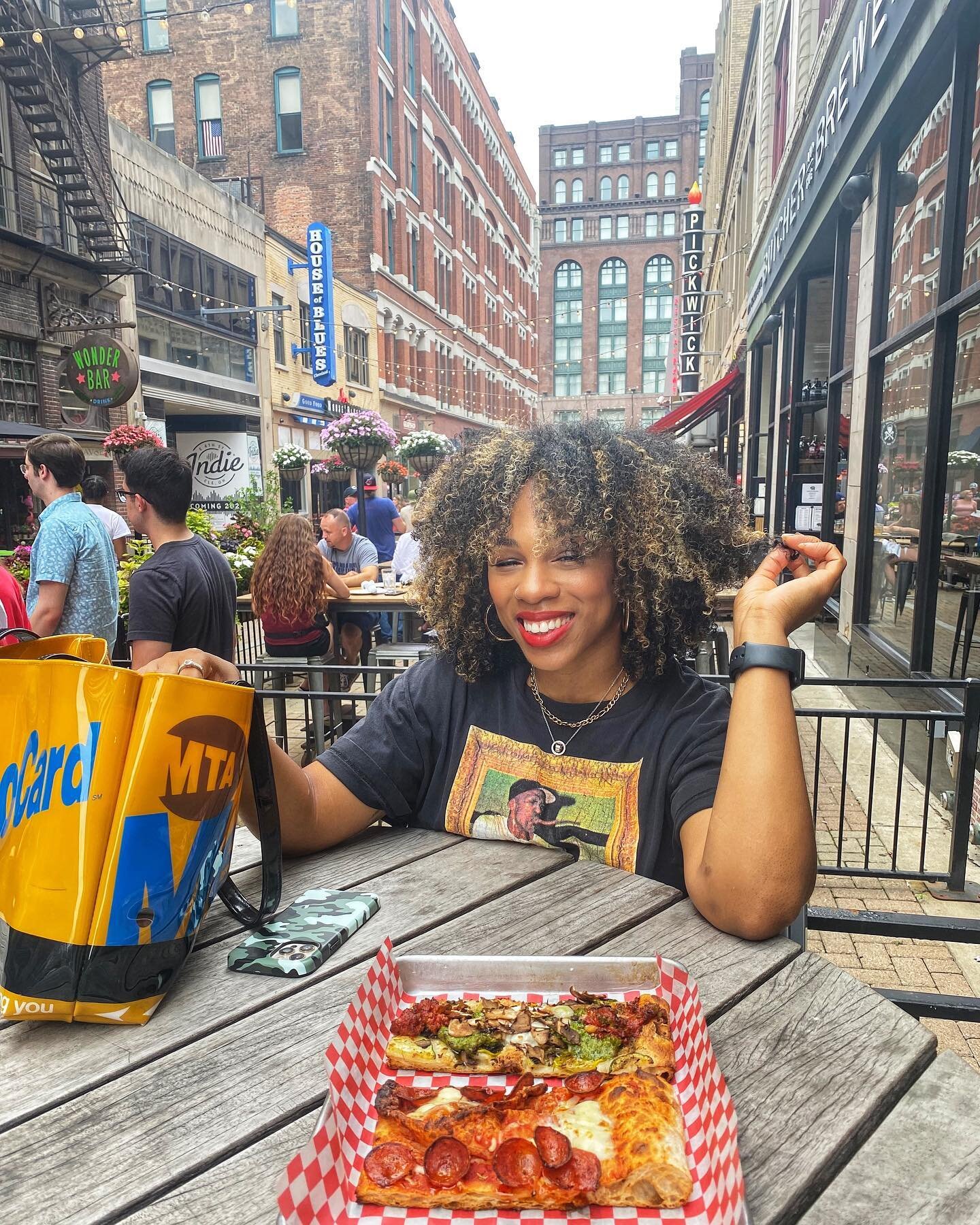 Quick stop to Cleveland for peace and pizza grease with my sibling-physician-friend @paging_drcass19 on her one day off 🥰🍕✨

Apparently, it&rsquo;s &ldquo;Christmas in July&rdquo; out here and the timing couldn&rsquo;t be better, a meaningful 24hou