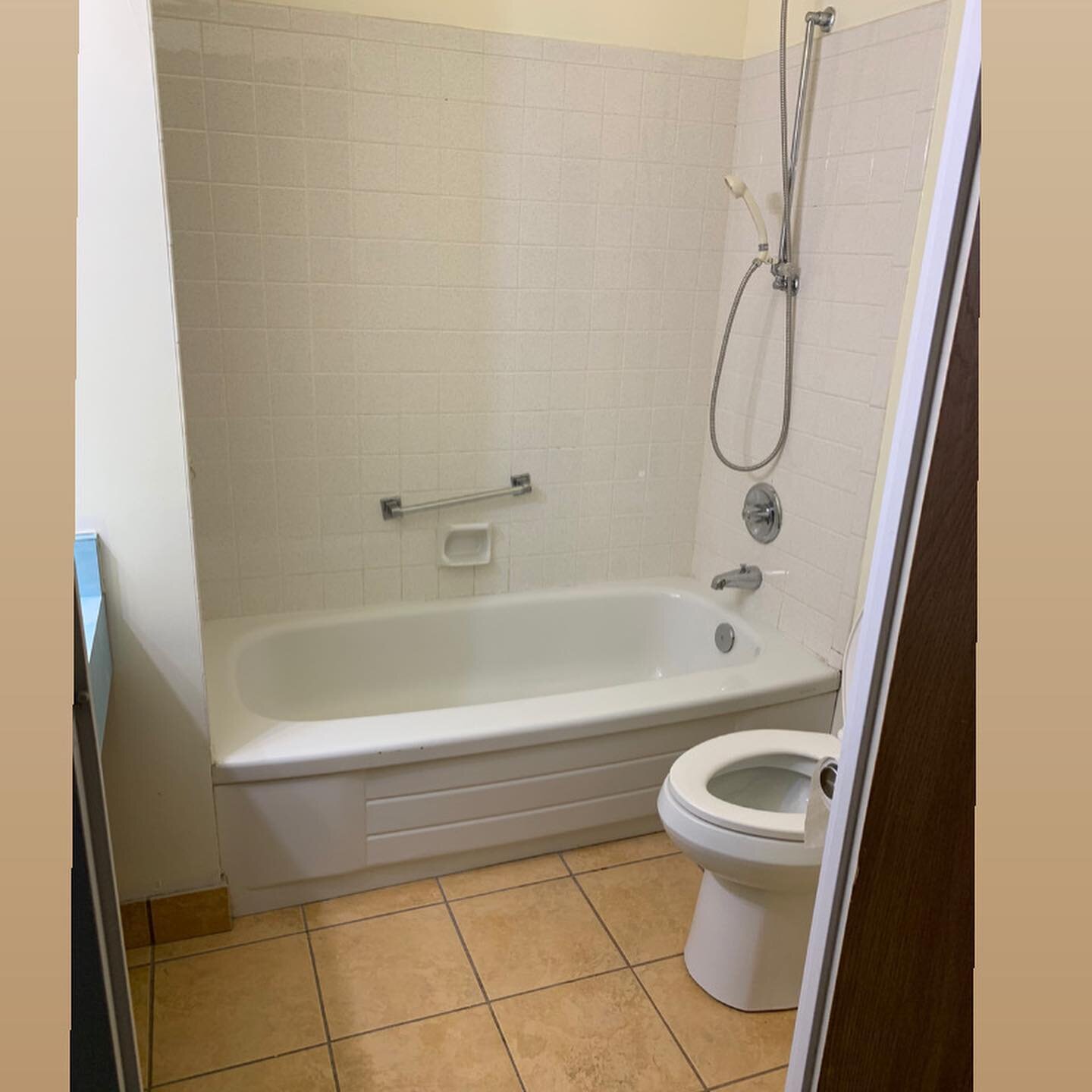 Full Bathroom demolition and renovation 🛁 💦 

#Washroom #demolition #waterproofing #renovation #torontointeriordesign #washroomrenovation #renovationproject #reno #torontorenovation #waterproofing #waterproofingsystem #torontowaterproofing #washroo