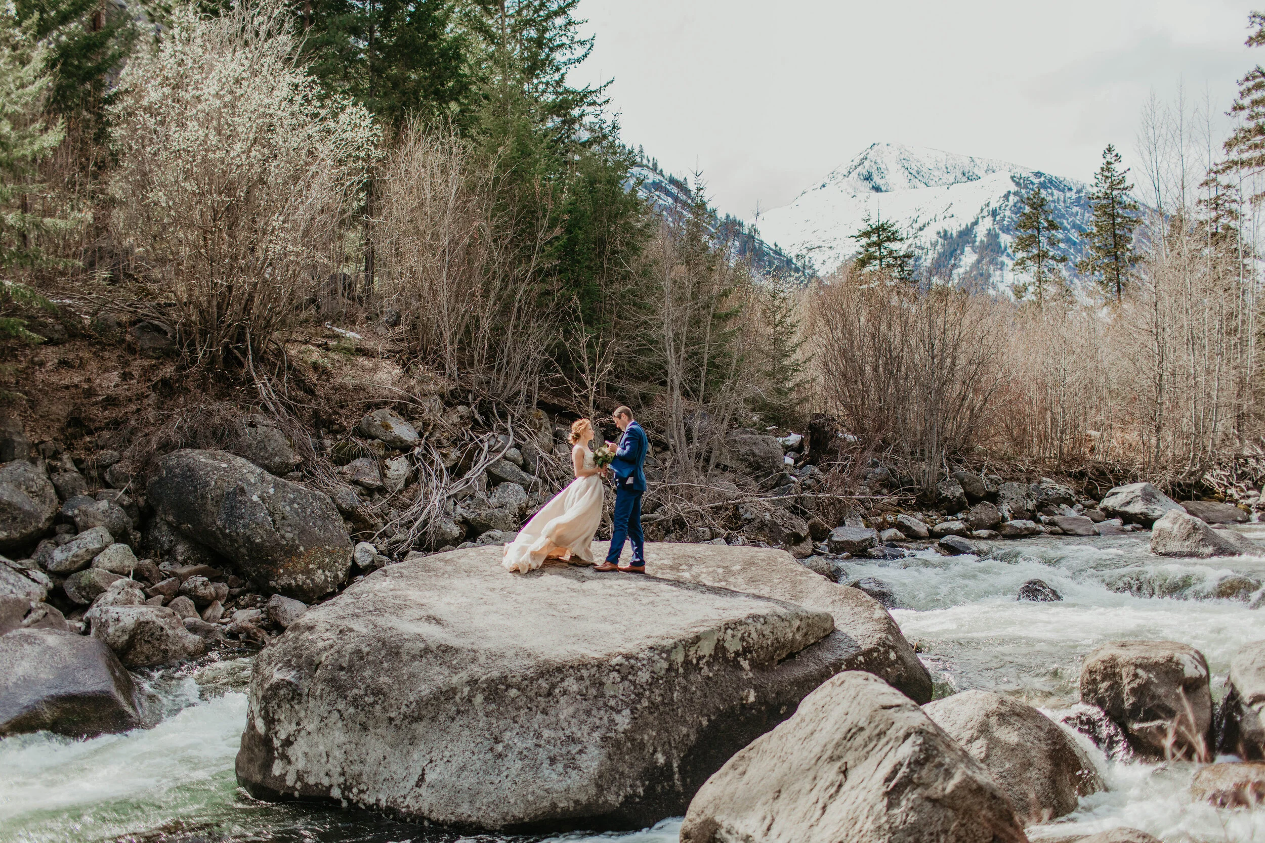 leavenworth-wedding-nora-j-photography-1.jpg