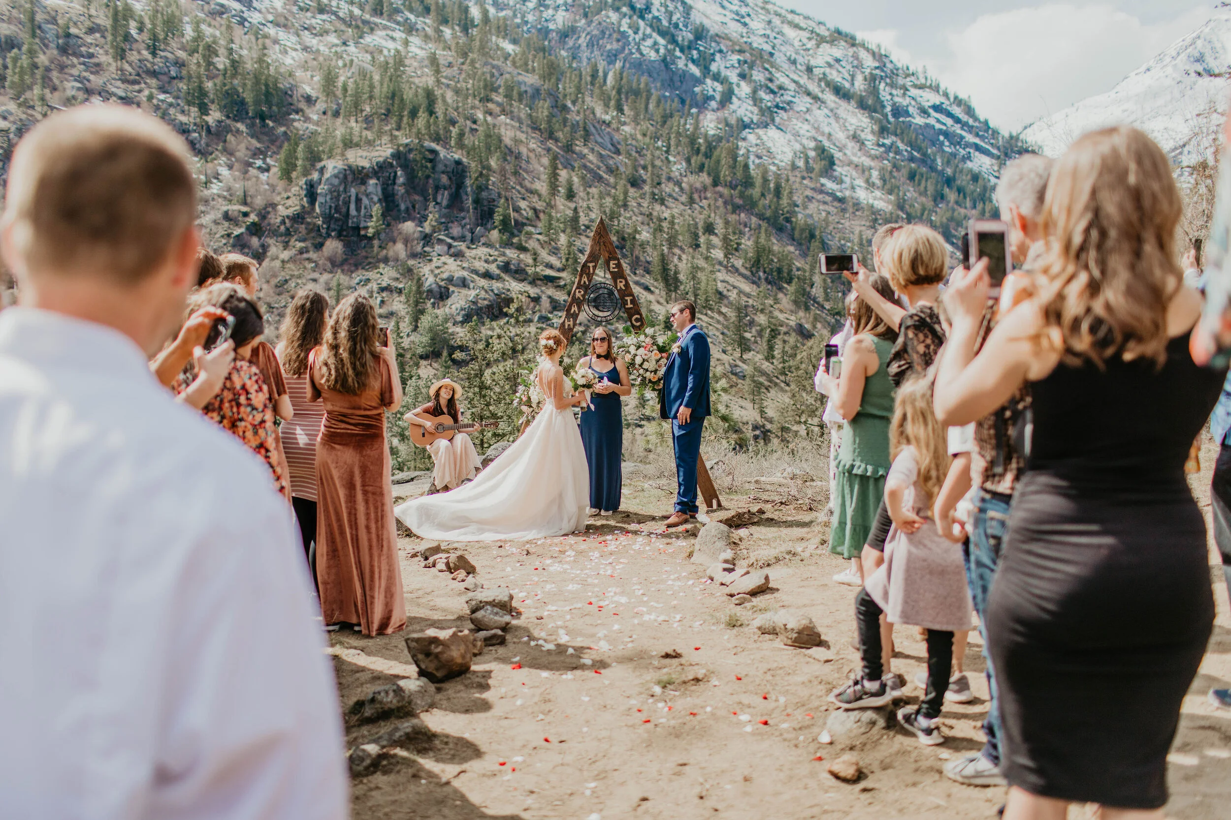 leavenworth-wedding-nora-j-photography-4.jpg