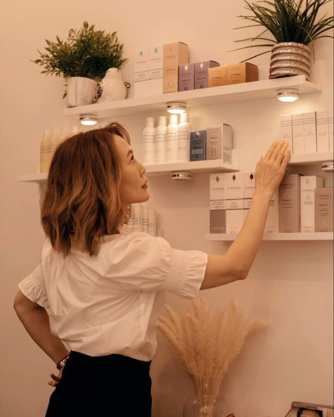 It&rsquo;s peel season! 🍂✨ At A.U.A. Skincare, we offer a variety of peels, including the DMK Enzyme Peel, PCA Sensi Peel, PCA Pure Retinol Peel, and BioRePeel. These treatments exfoliate, reduce pigmentation, smooth fine lines, and boost collagen p