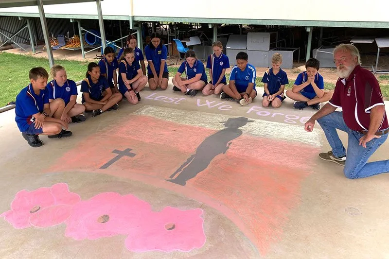 School children in Queensland participate in RSL's Draw to Remember