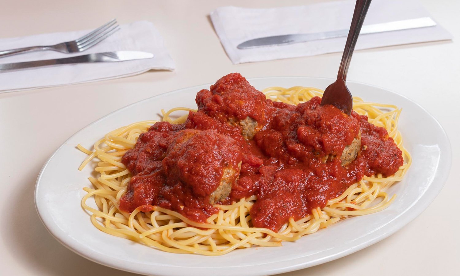 miss-flos-diner-spaghetti-meatballs-dinner.jpg