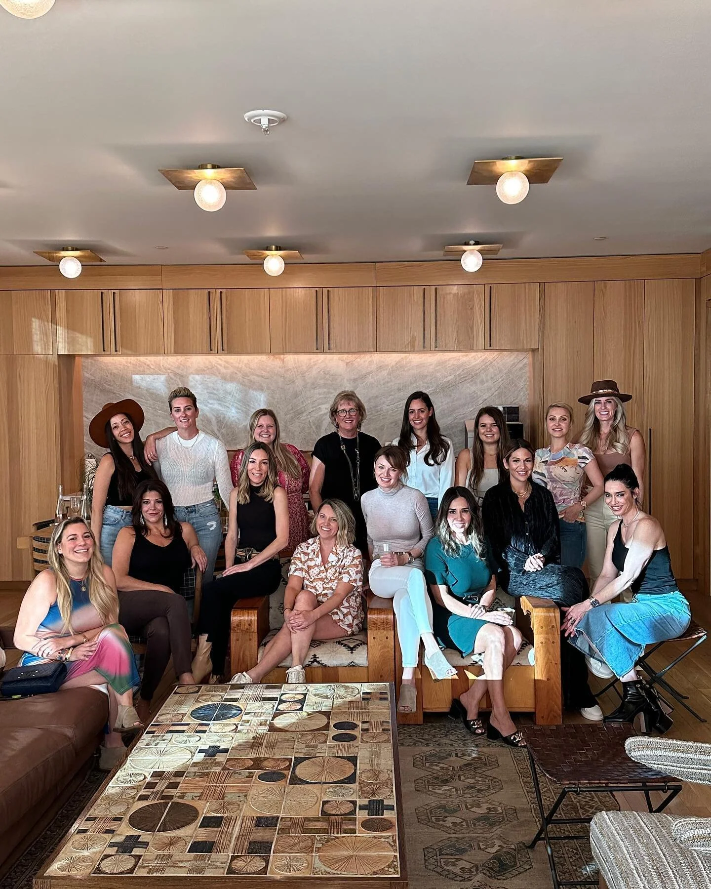 Love hanging with these Ladies of DEN. 
#WomenofDEN #DENPG. #findyourden. #austinproperresidences. #Happyhour