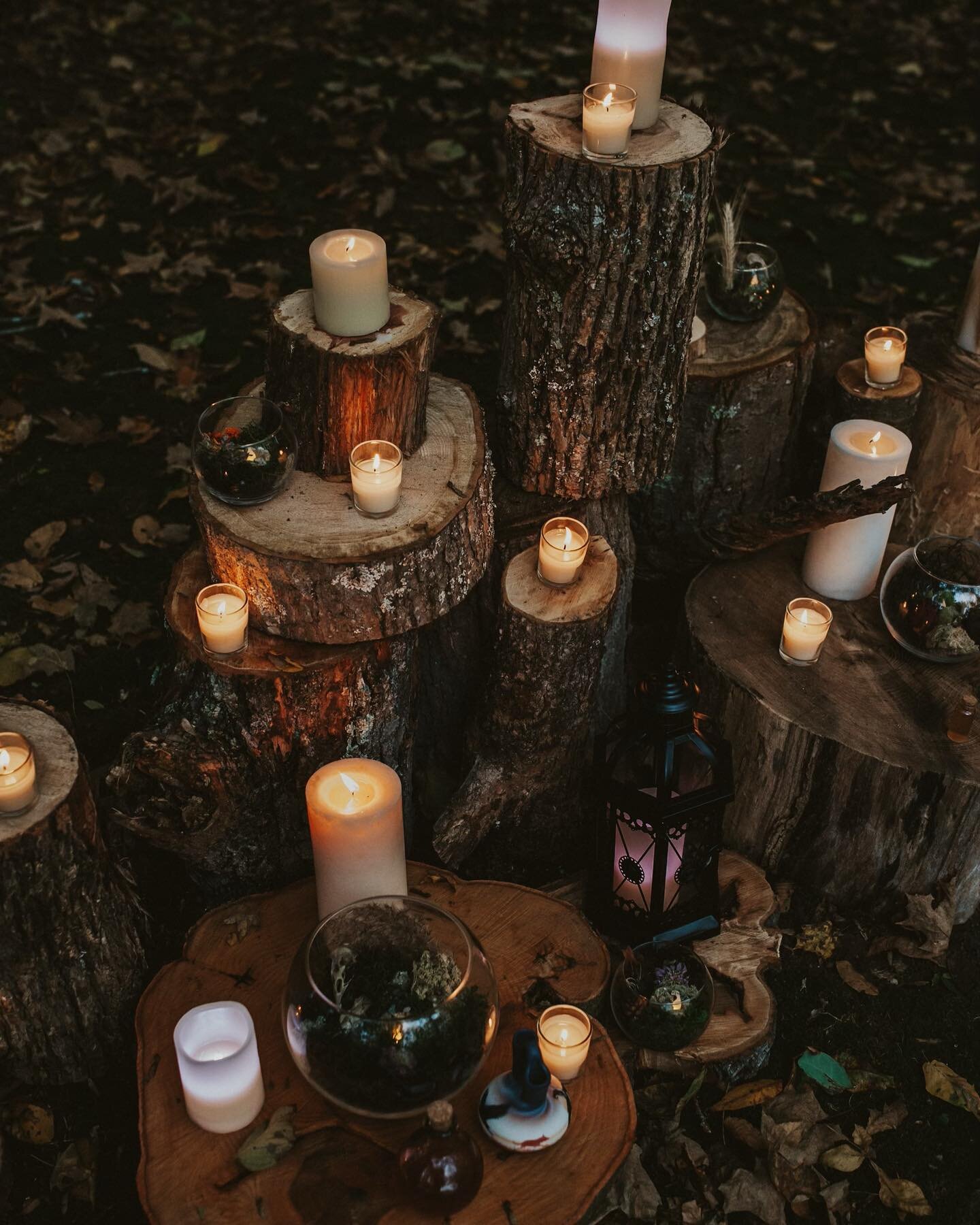 Samhain Sanctum III is happening October 29th on the Connecticut shoreline. It&rsquo;s a full day retreat with a meal included and 4 beautiful experiences with amazing teachers. 

I hope you come 🫶🏼

A full day of experience with Jessi Magick ; mov