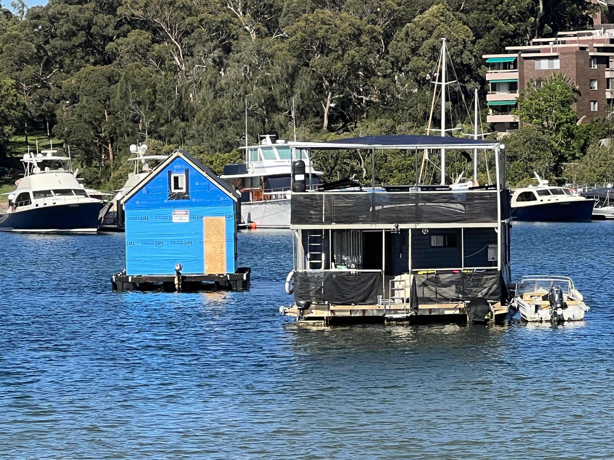 HOUSE BOAT 3 .jpg