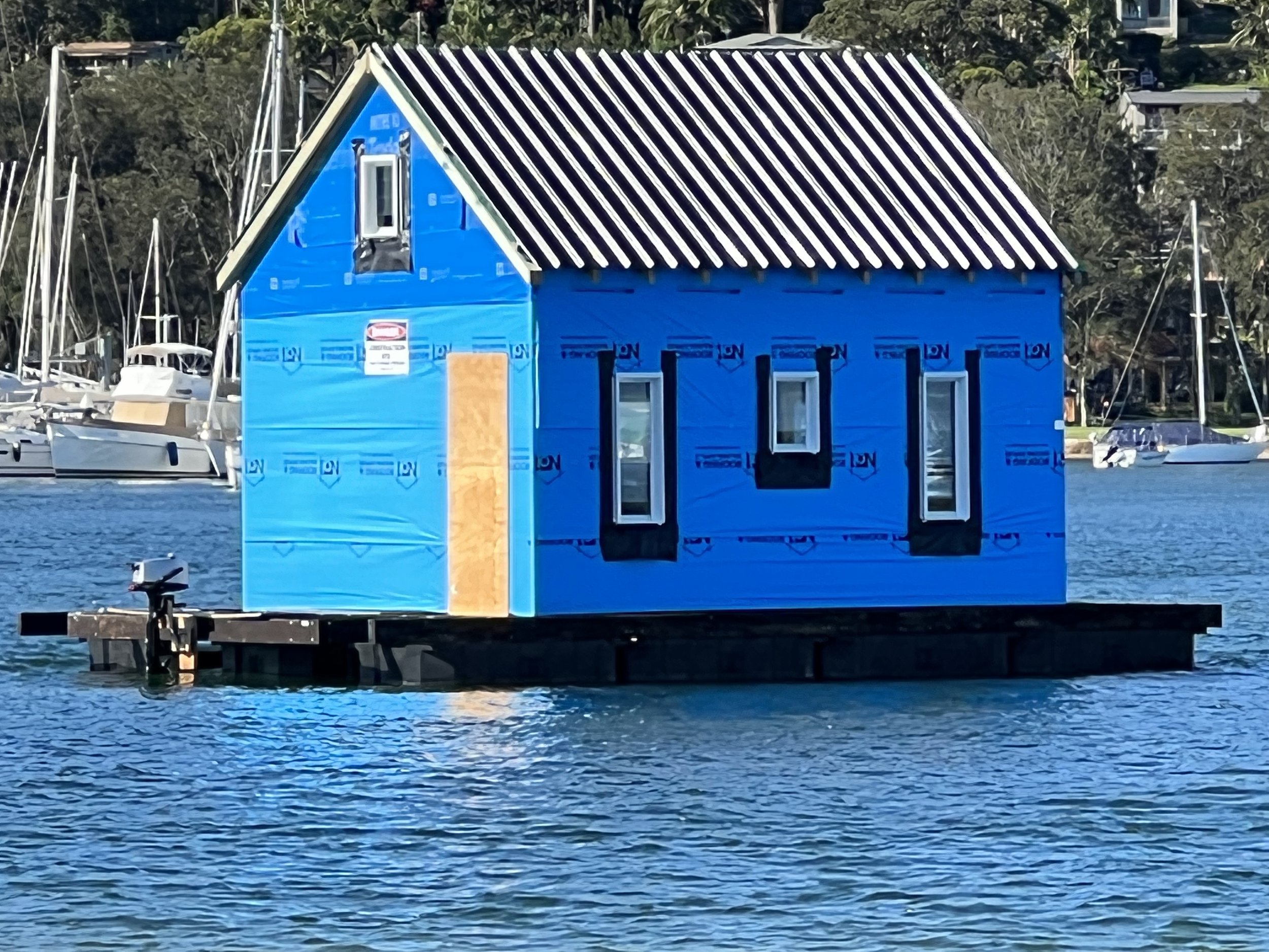 HOUSE BOAT 2 .jpg