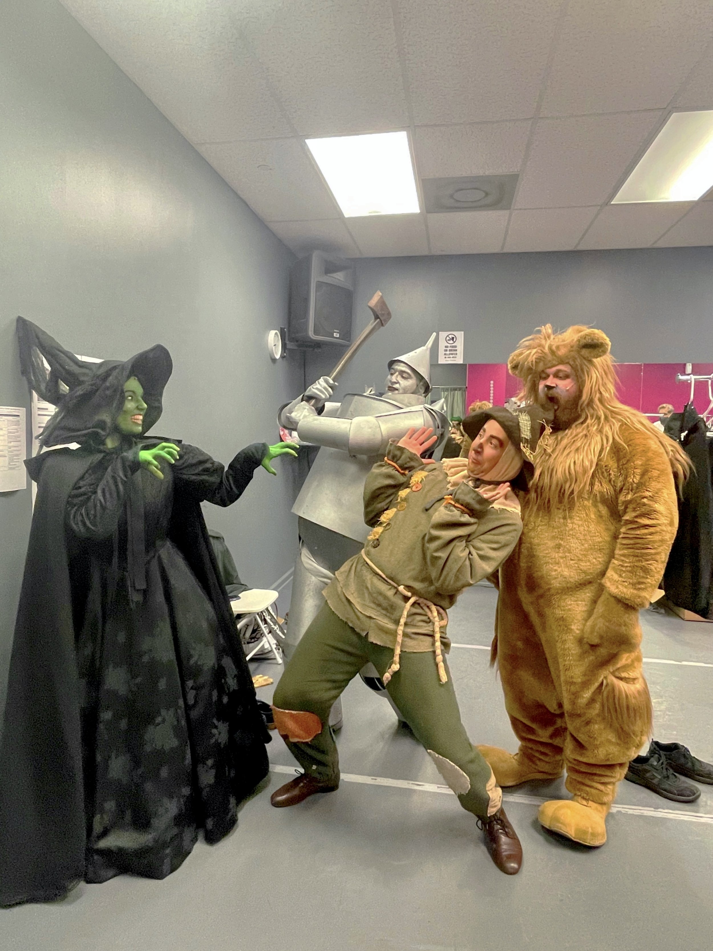 The Wicked Witch terrorizing the three friends! Muhahahaha.