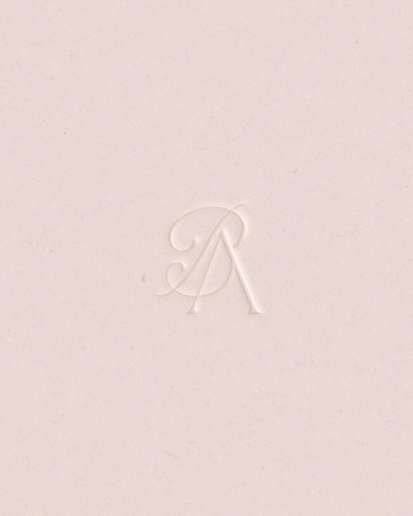 Introducing @thebirthallydoula 🤍A calm, nurturing and warm brand story that reflects the beautiful work that Emily does. It has been such a joy to be right by Emily&rsquo;s side as she brought all the pieces of her business together, all whilst we c