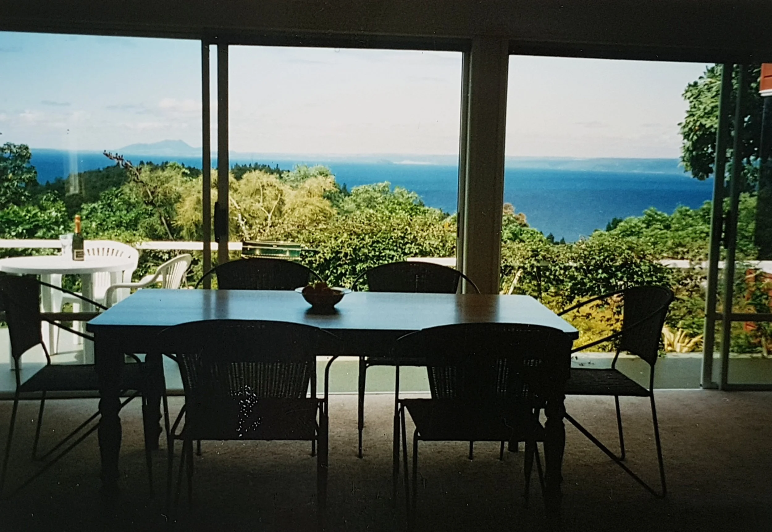 post sale table N chairs.jpg