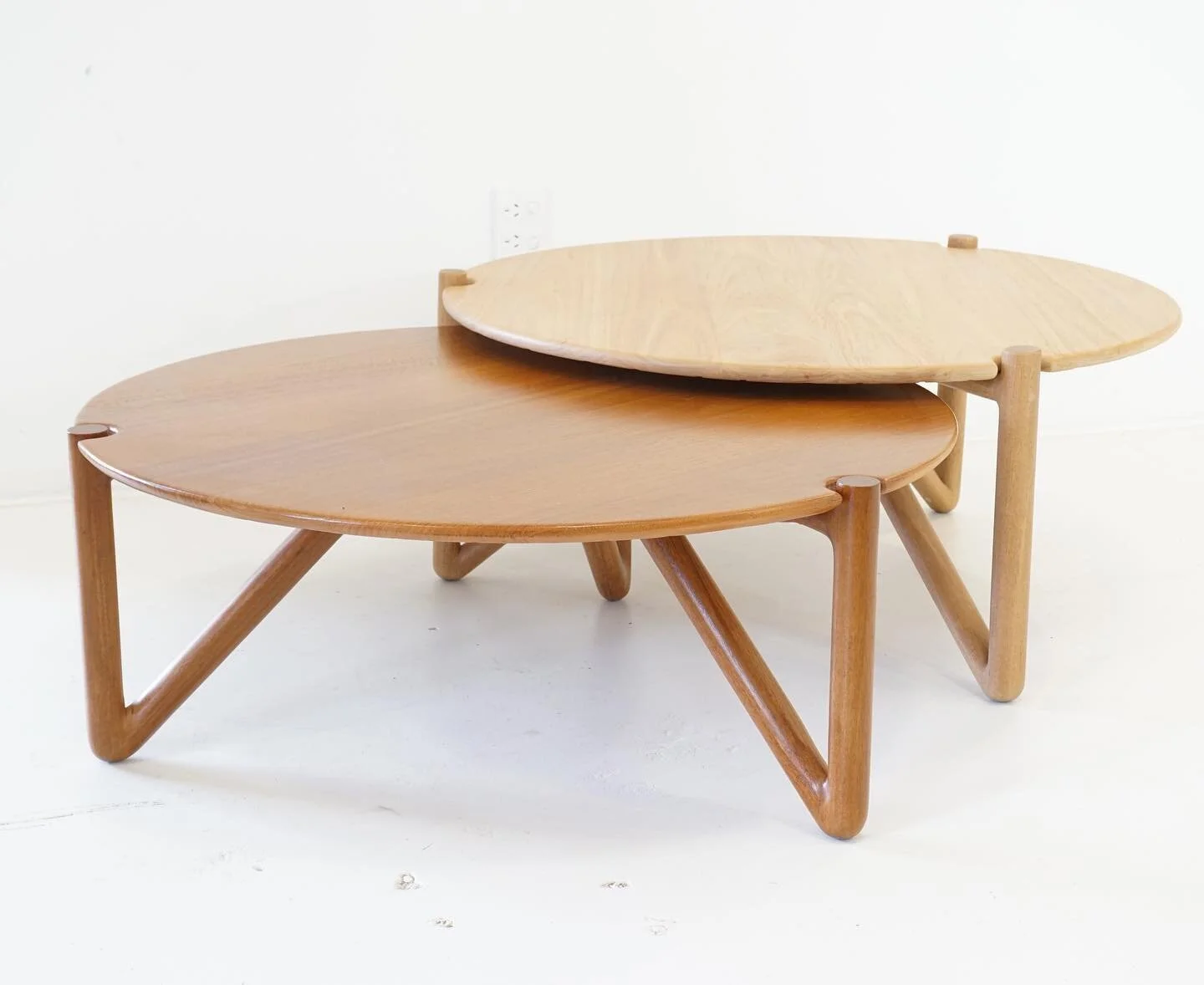 Couple of cute coffee tables in the studio!

One with a clear natural finish and one with a varnish. Love the legs and joinery details on these!