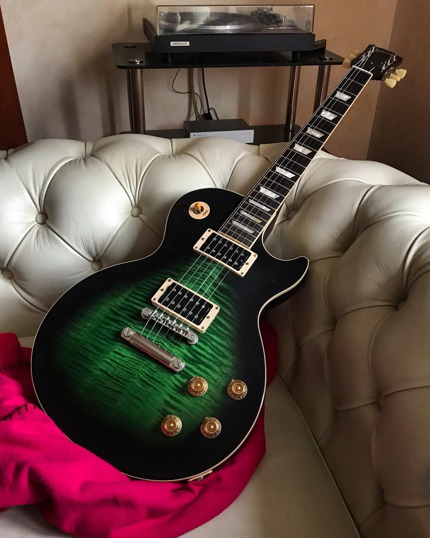 Slash Anaconda Burst Flame Top Guitar