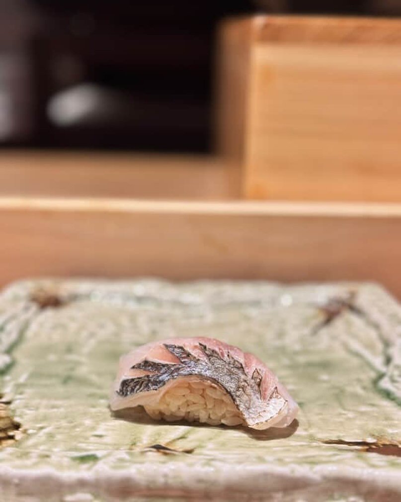 A beautiful presentation of nigiri by Chef Jeff. 

#SushiLovers #OmakaseExperience #finedining 
#SushiArt #JapaneseCuisine #SushiTime #sushichef #GourmetSushi #eastbayeats #castrovalley #BayAreaEats #PeninsulaEats #pleasantoneats #dublinca #dublincar