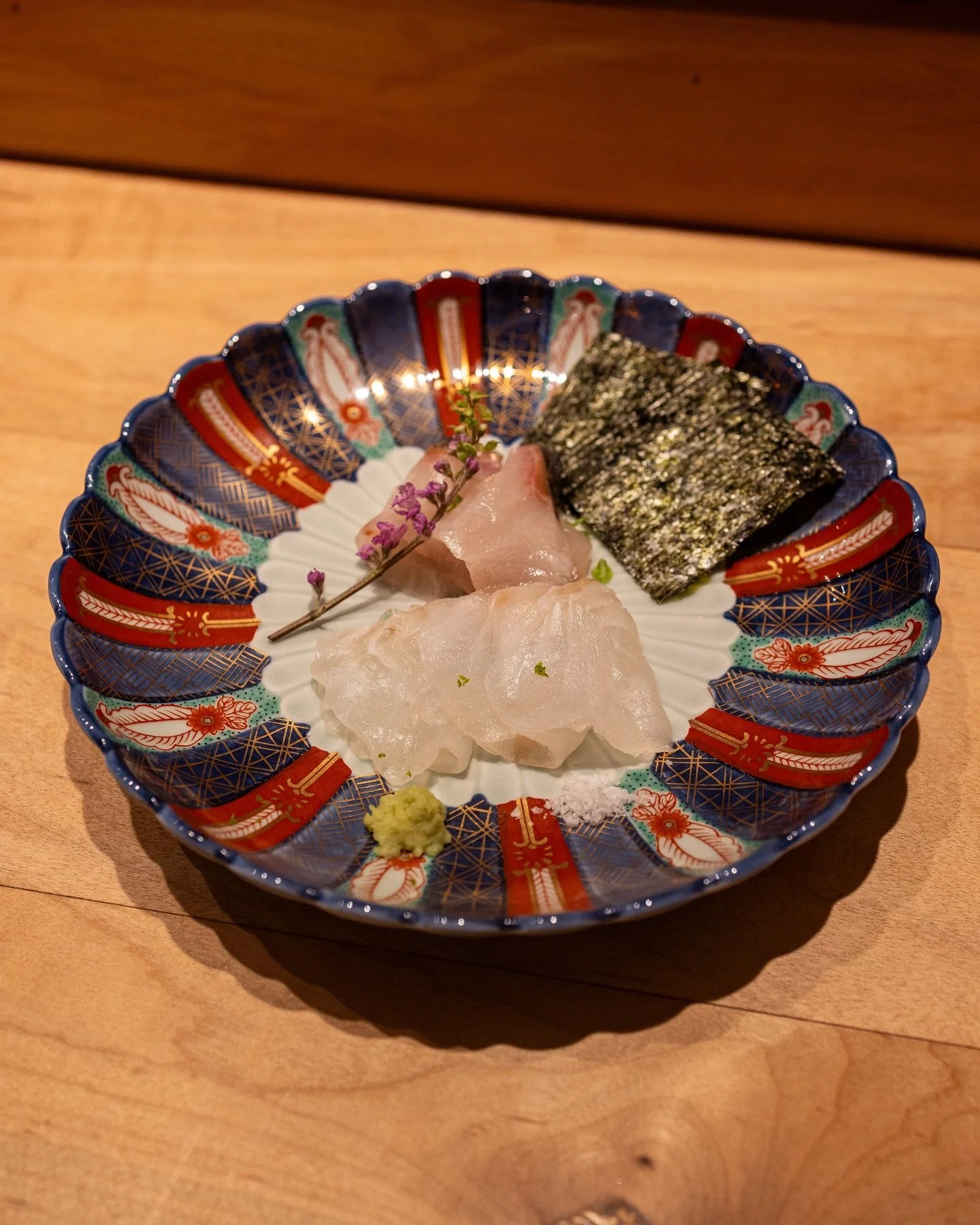 A delicate duo of premium sashimi, served with shiso blossom, crisp nori, and just the right touch of salt. Omakase at Tancho is all about letting the purity of each fish shine.

📍Tancho Japanese Restaurant, Castro Valley

#TanchoOmakase #CastroVall