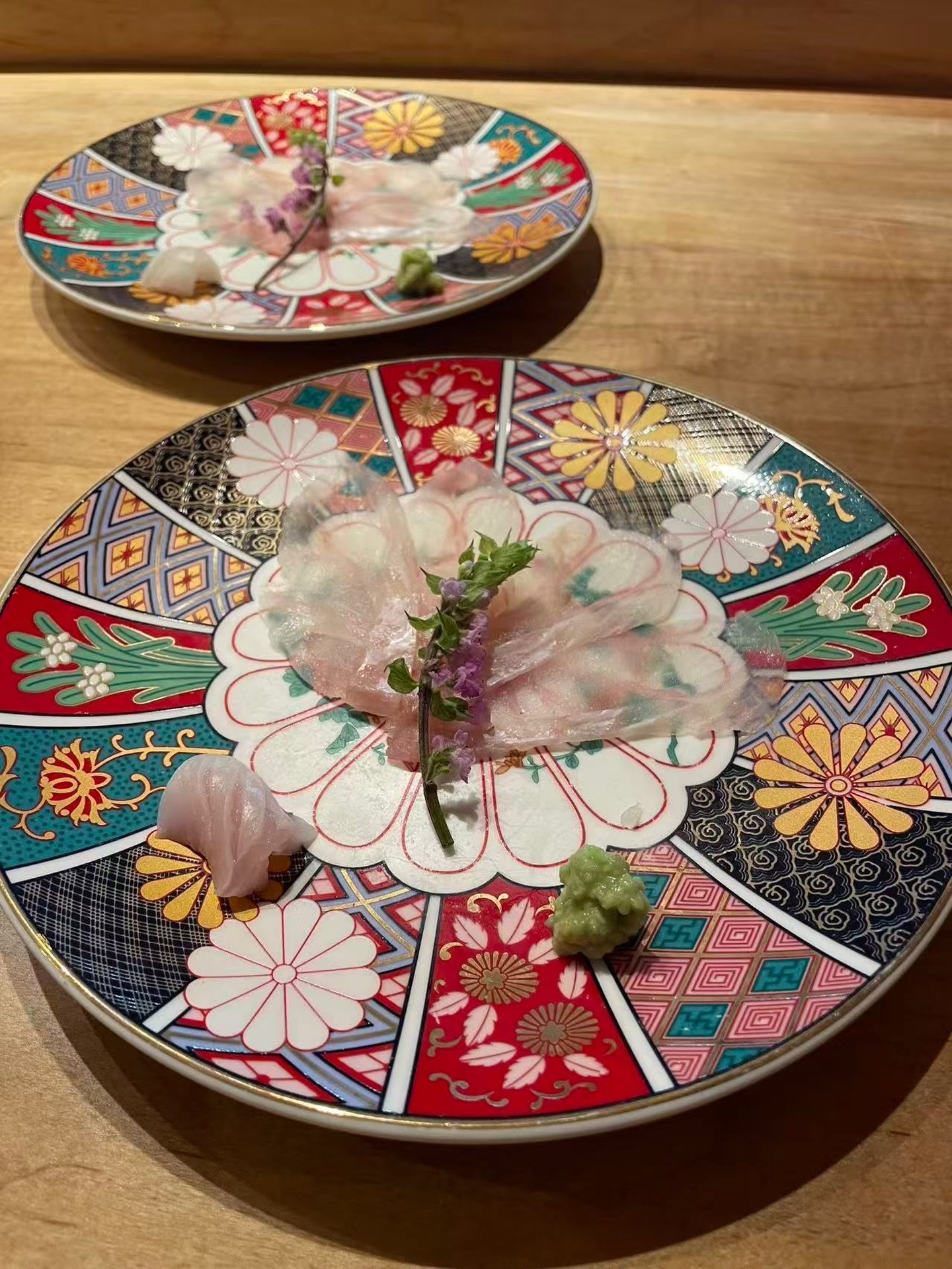 Madai from Toyosu Fish Market.
Four delicate slices, cut almost paper-thin for an elegant, silky mouthfeel.

A precious spring ingredient &mdash; light, clean, and beautifully refined.

#TanchoJapaneseRestaurant
#CastroValleyEats
#CastroValleyFood
#H