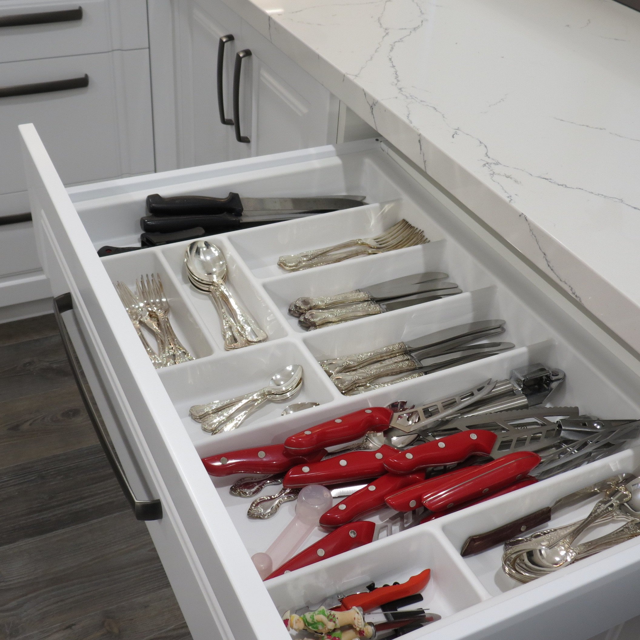*Supplied by Fit-Minima cutlery drawer white 
