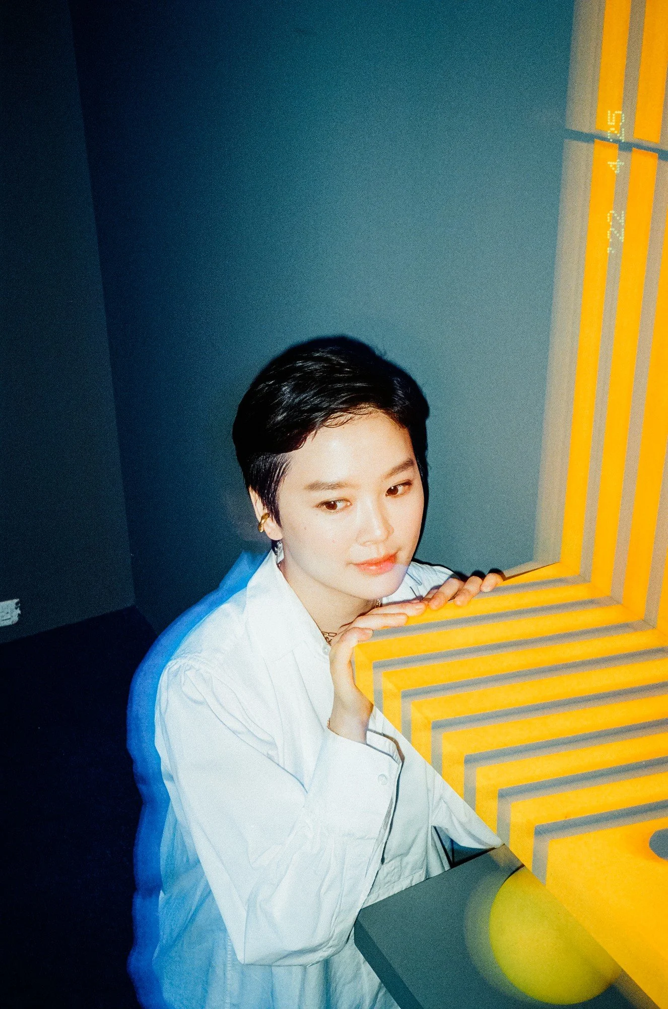 Fiona Roan wearing hoop 01 and combo chains necklace in Shopping Design Issue 143