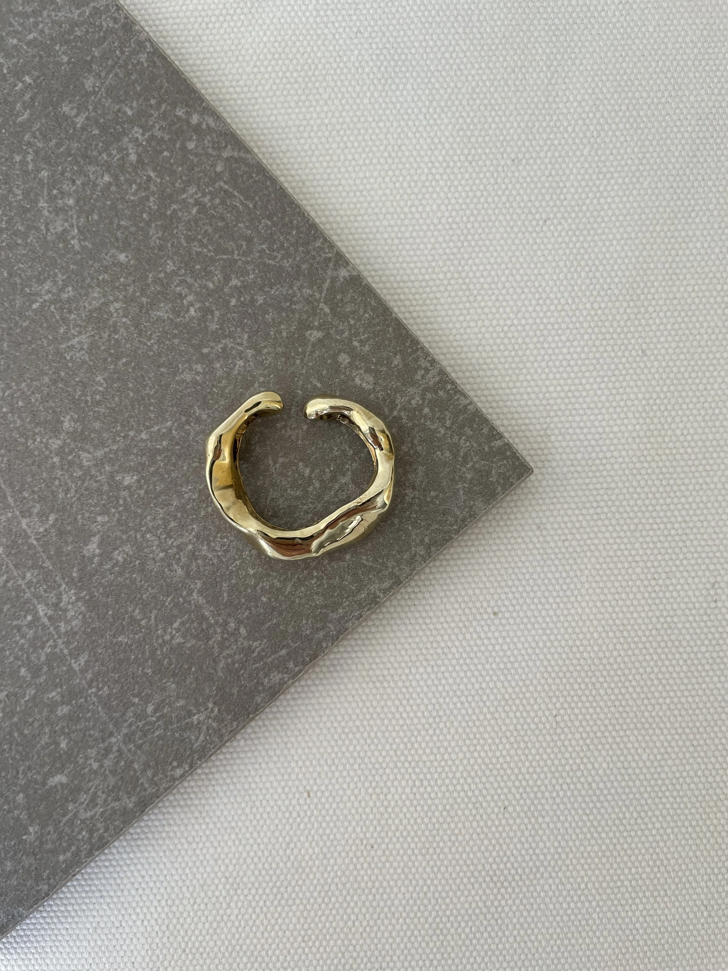 hoop 03 Ear Cuff