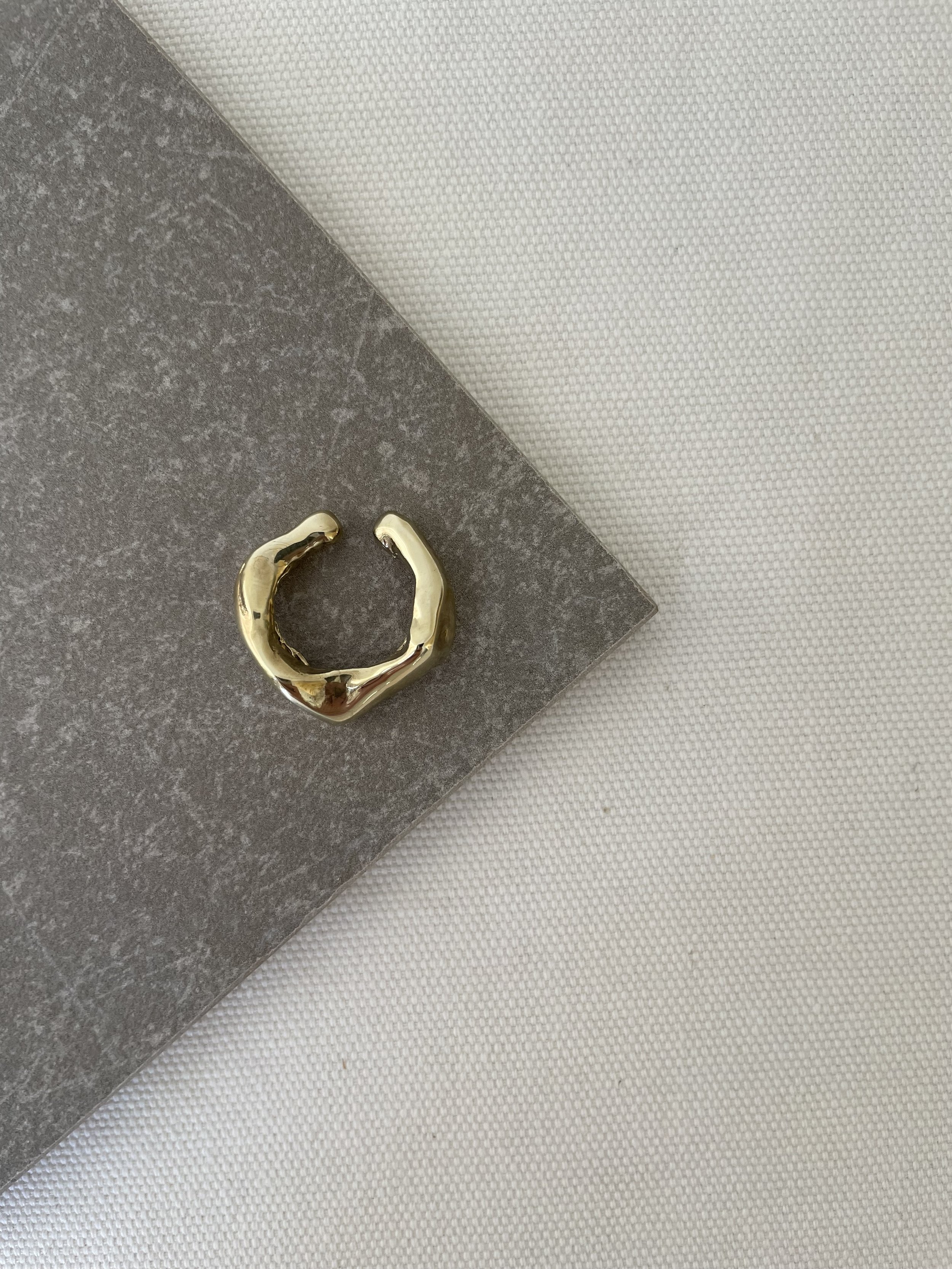 hoop 02 Ear Cuff