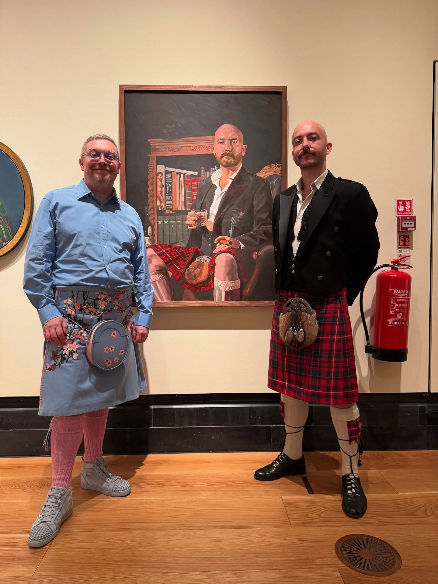 At the National Portrait Gallery London for the award ceremony and private view of the Herbert Smith Freehills Kramer Portrait Award exhibition.
I met Allan (@iamallanmck), the sitter, at a charity event, and we discovered we had a lot in common. We 
