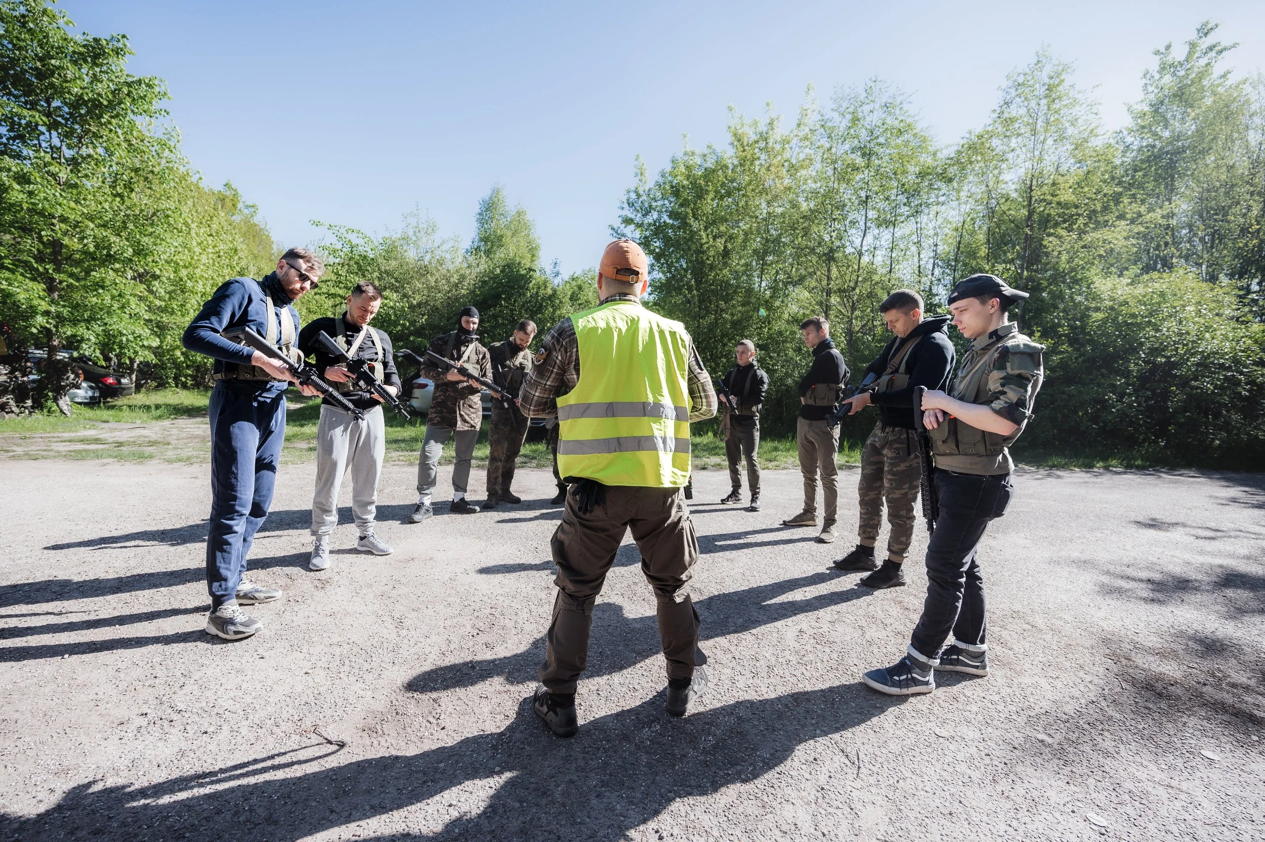 Airsoft šratasvydžio žaidimų organizavimas Vilniaus rajone, Stirnių poligone. Laisvalaikis efektyviai bernvakariui, komandoms privatiems ir įmonėms