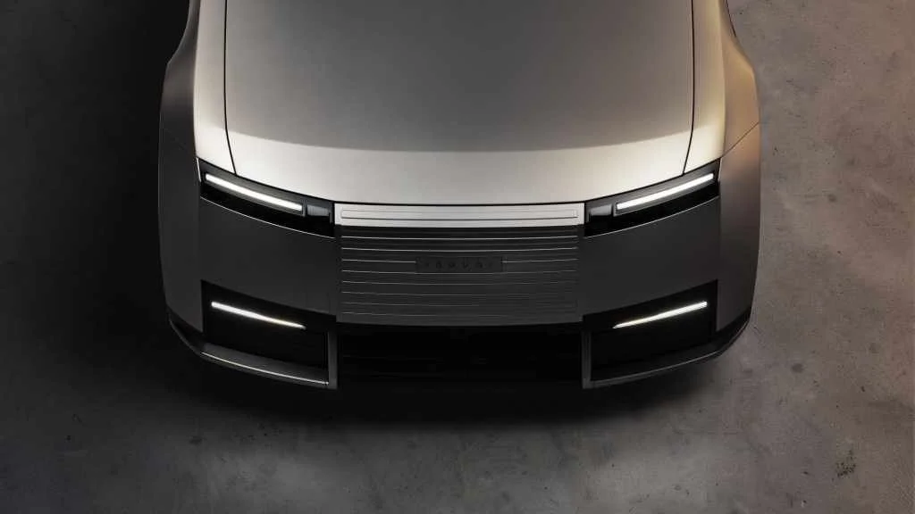 SILVER_HIGH_FRONT_DETAIL.jpg