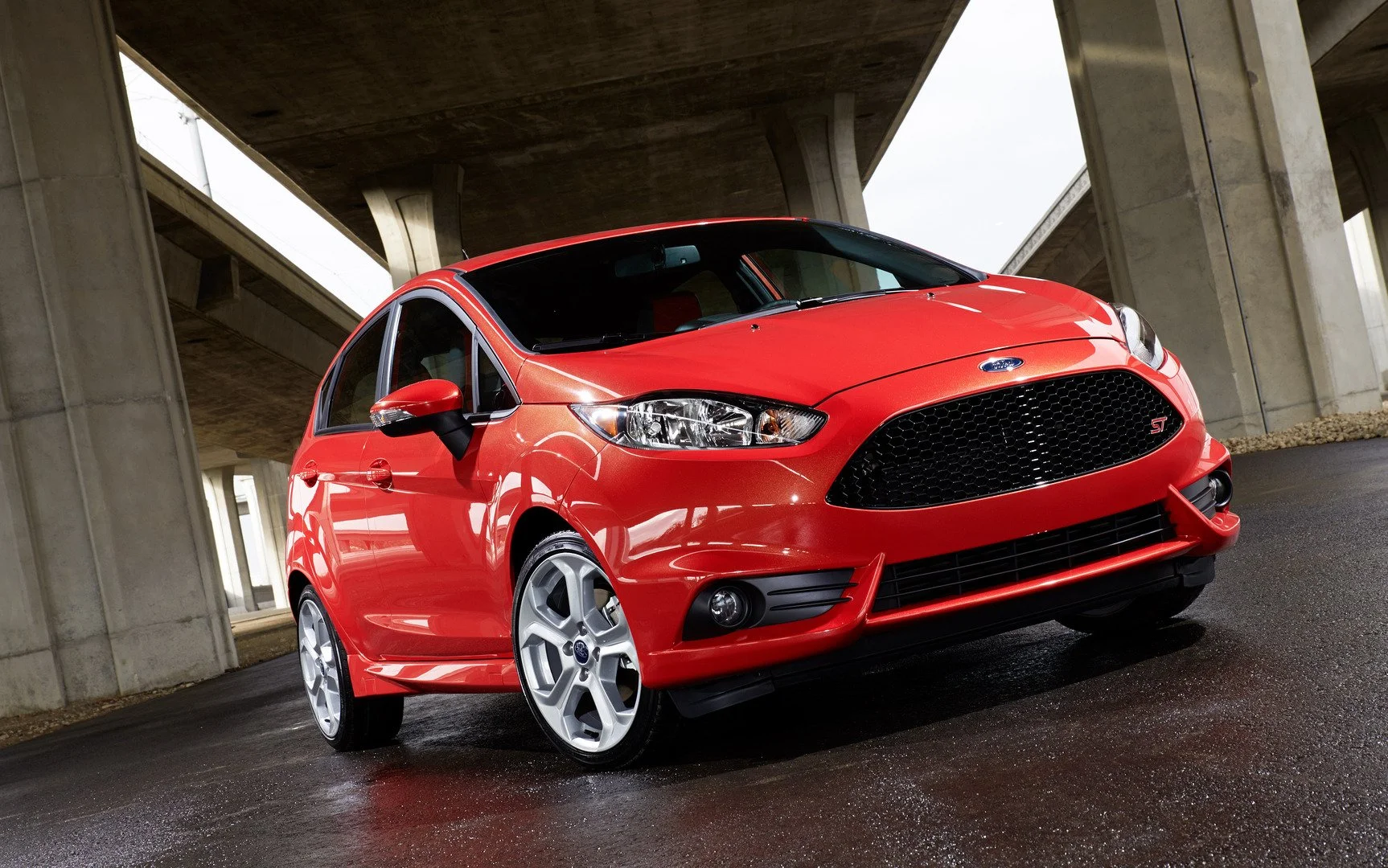 access-2014_ford_fiesta_neg_cn341110_002.jpg