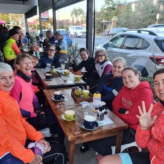 Our current Qld lockdown is really making me appreciate the camaraderie of group rides and coaching sessions. This is our @ladiesofuqcc Wednesday morning group after tackling Coottha.
#cyclingcoachbrisbane #healthylivingbrisbane #brisbanefitness #bri