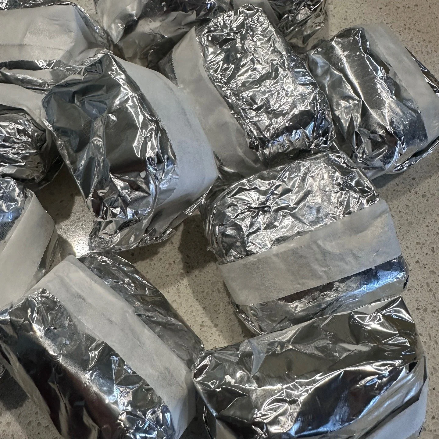 Ride fuel that tastes amazing! As we're heading into winter here (and also being budget minded), I've been whipping up a few batches of these salted caramel/vanilla rice cakes. A few of you asked for the recipe - link is in my bio.