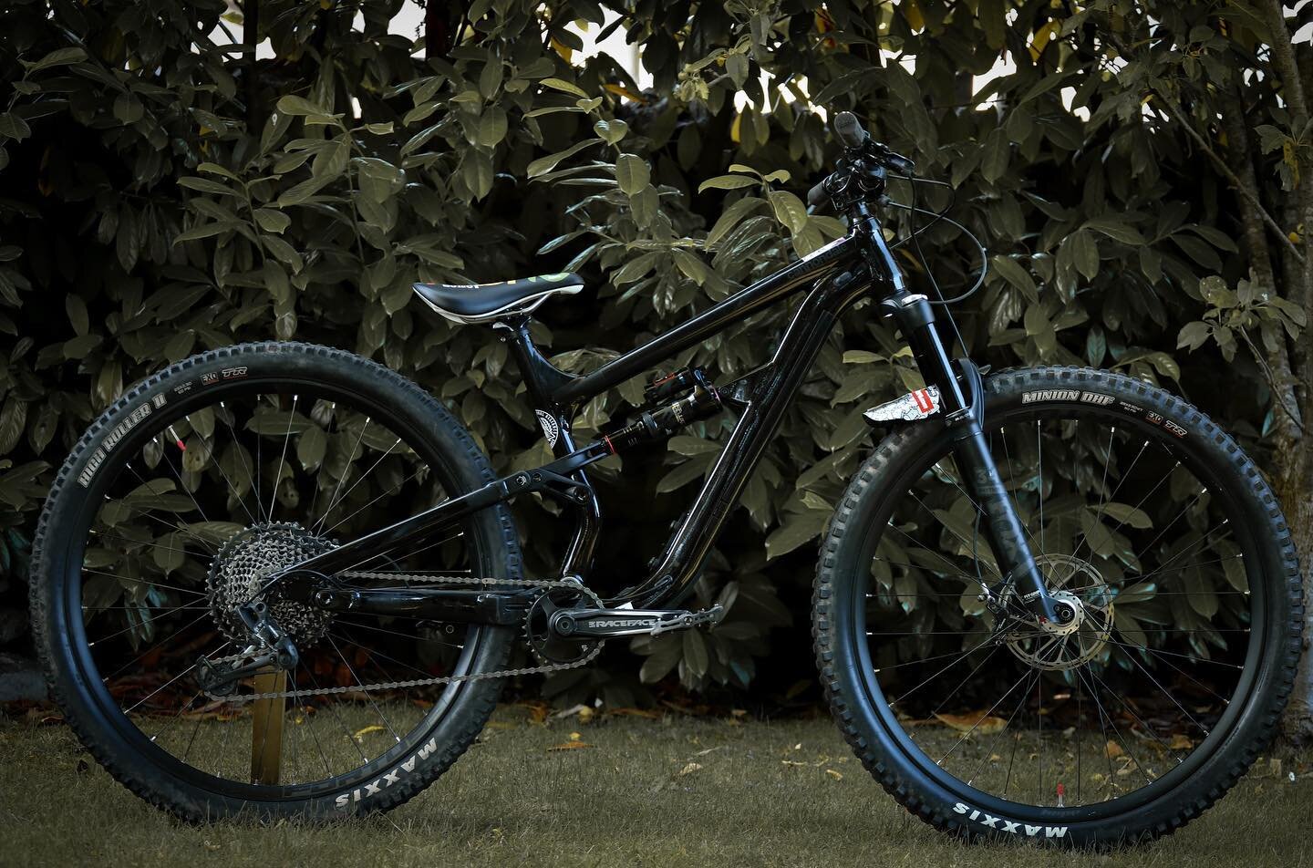 Haven’t been out taking photos recently, so have some of my bike instead🚵🏼
.
.
#mtbphotography#canon6d #cannondale #mtbphotography #mtbphotos #ridecannondale#gupordie #mtblove #50to01 #mtb #mountainbiker #downhillmtb #mountainbike #freeridemt
