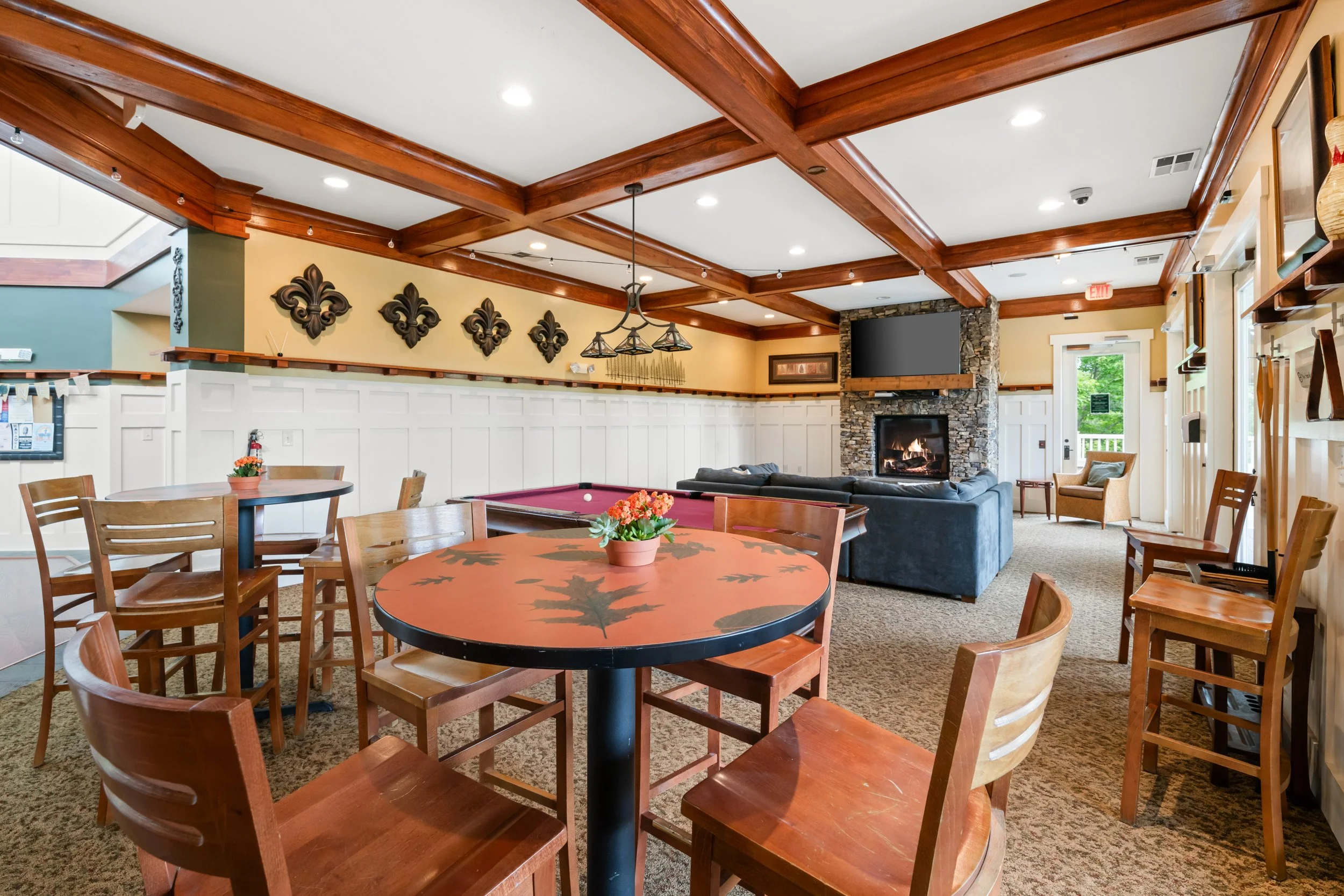 Woodlands Clubhouse - Lounge-4.jpg