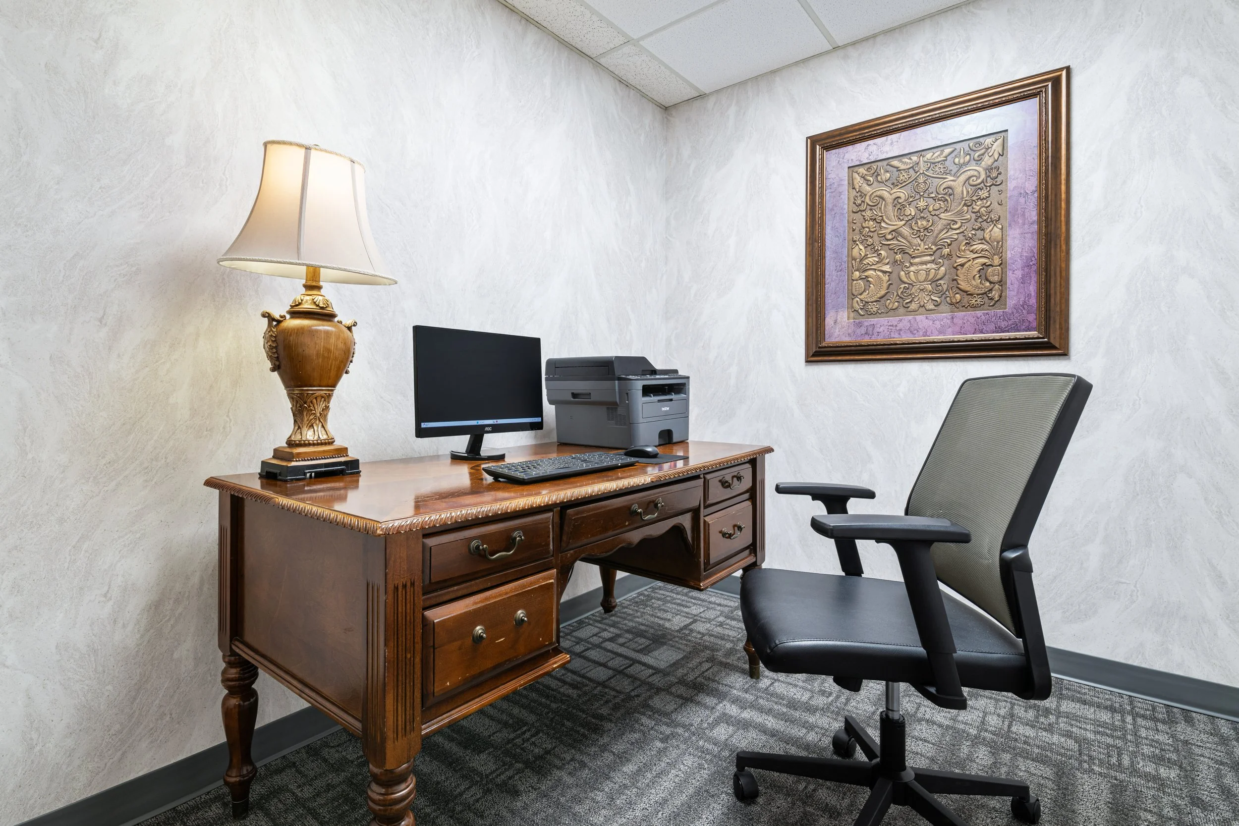 The English Inn - Business Center.jpg