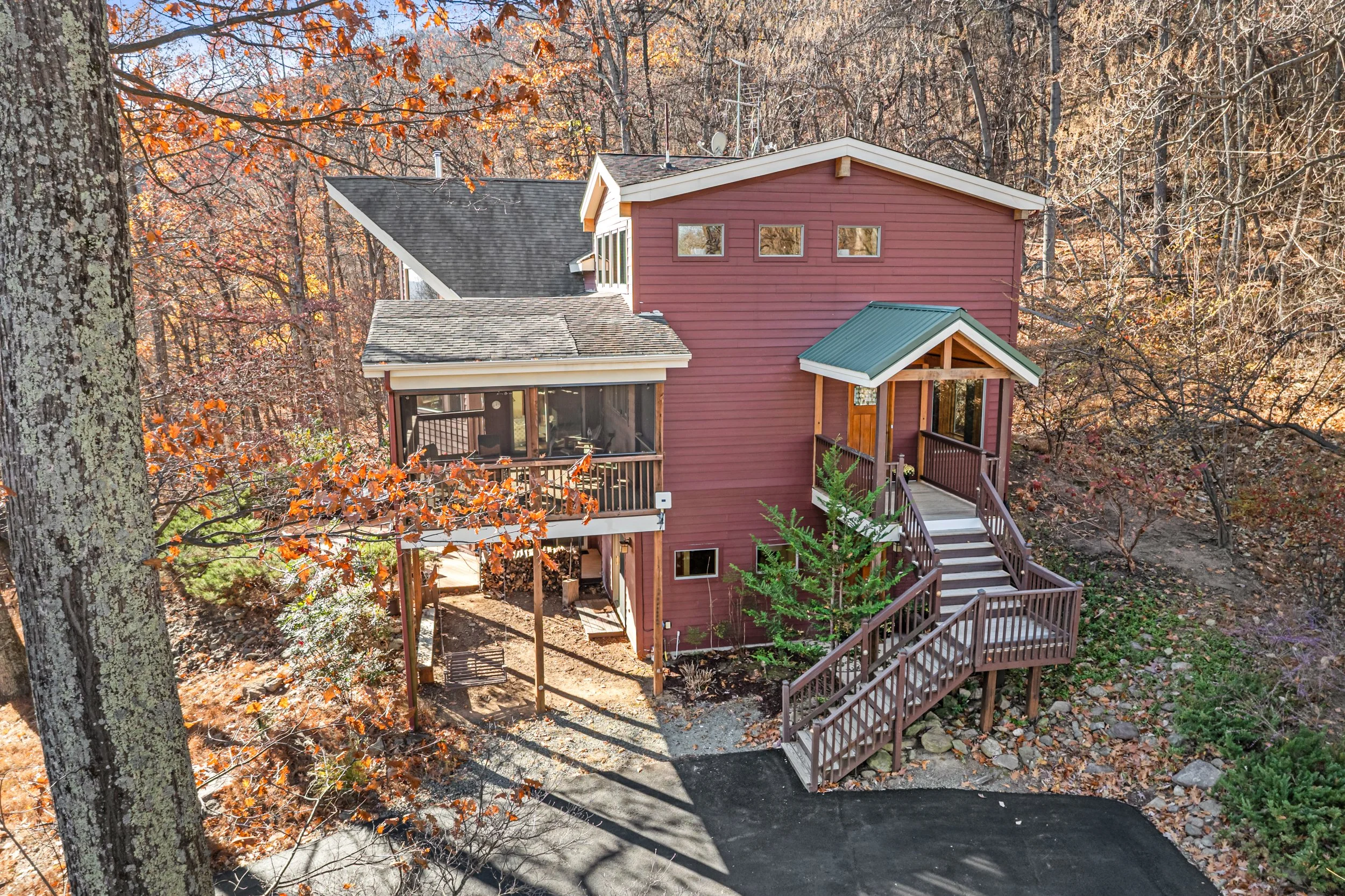 6966 Highlander - Exterior Home-1.jpg