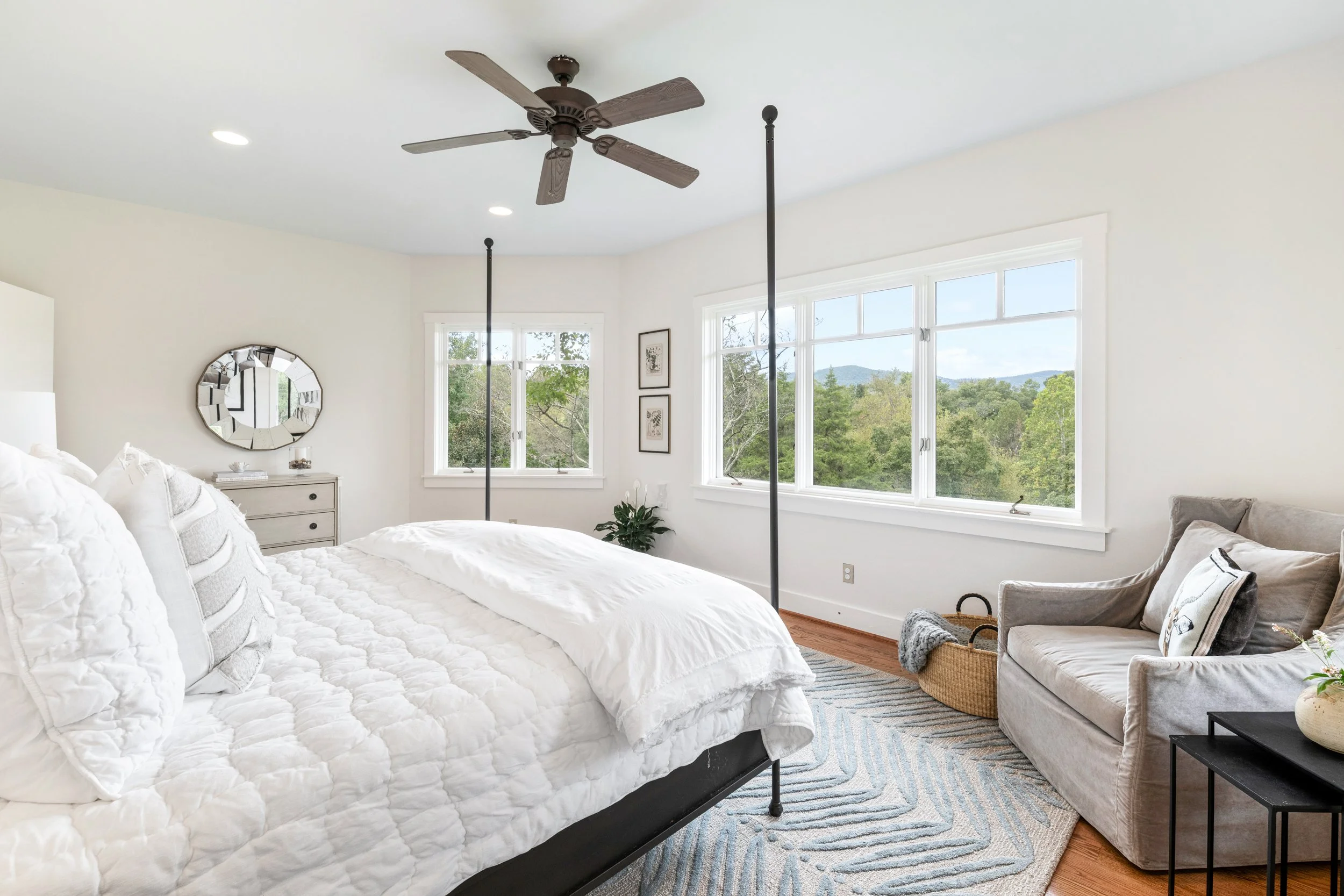 6585 Foxcliff Lane - Interiors 23.jpg