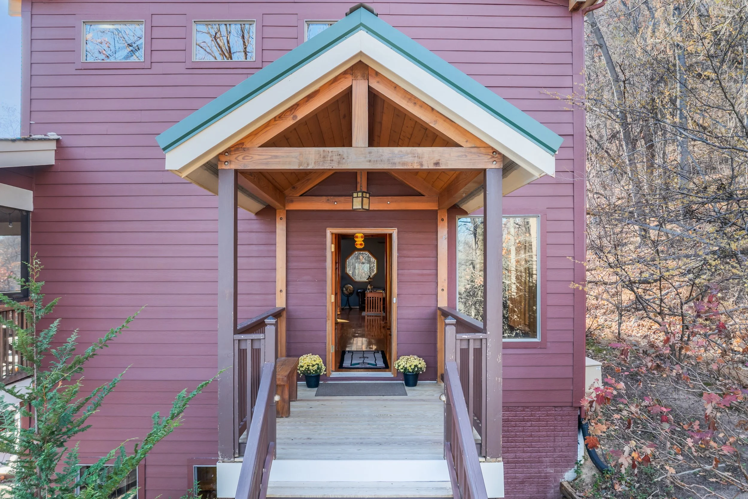 6966 Highlander - Entrance-1.jpg